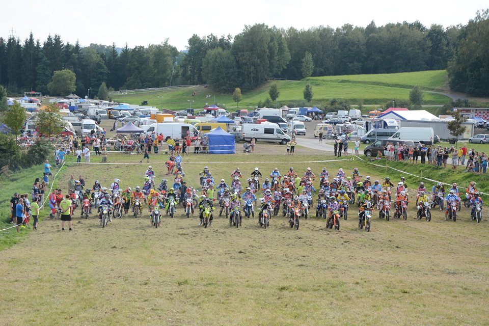 Trénování enduro + motokros ve Vesci u dálnice