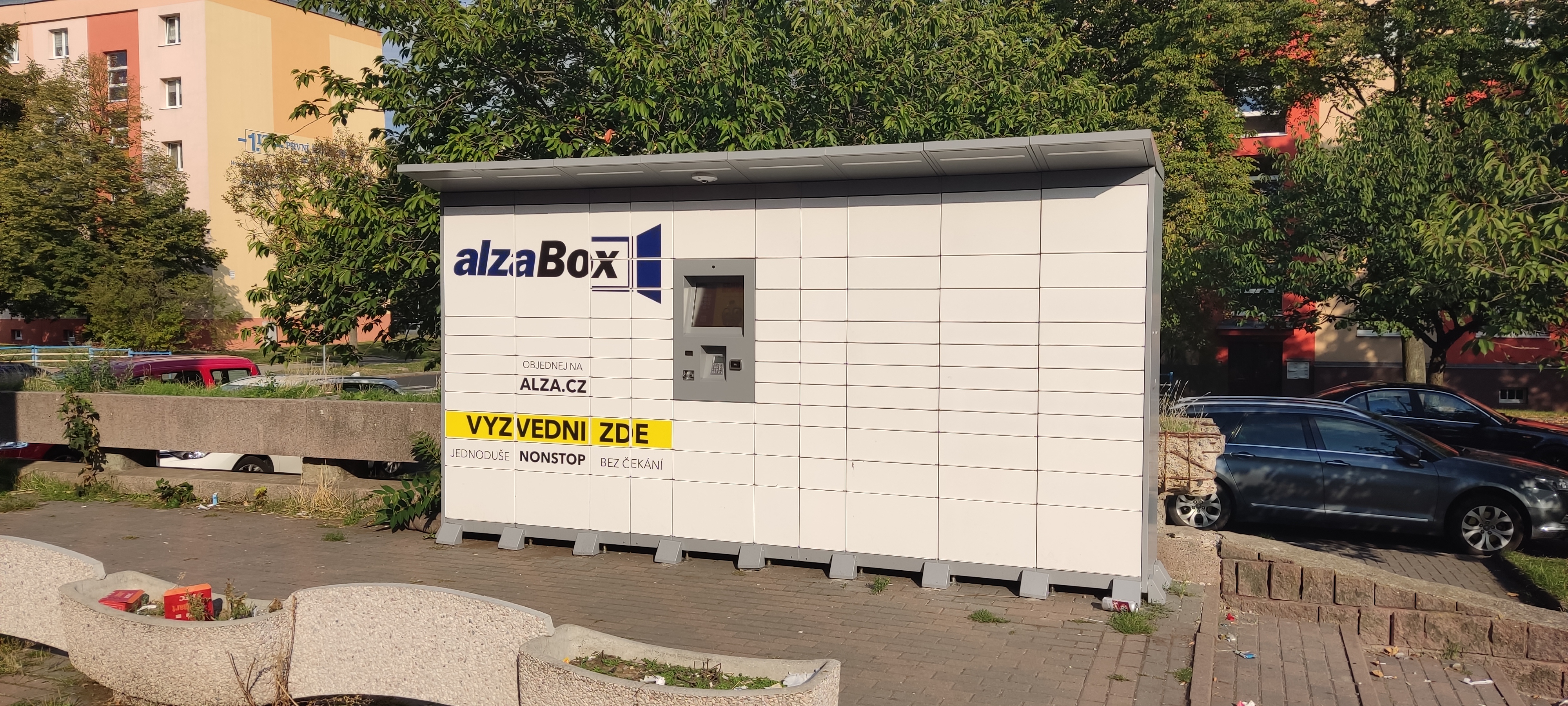 AlzaBox
