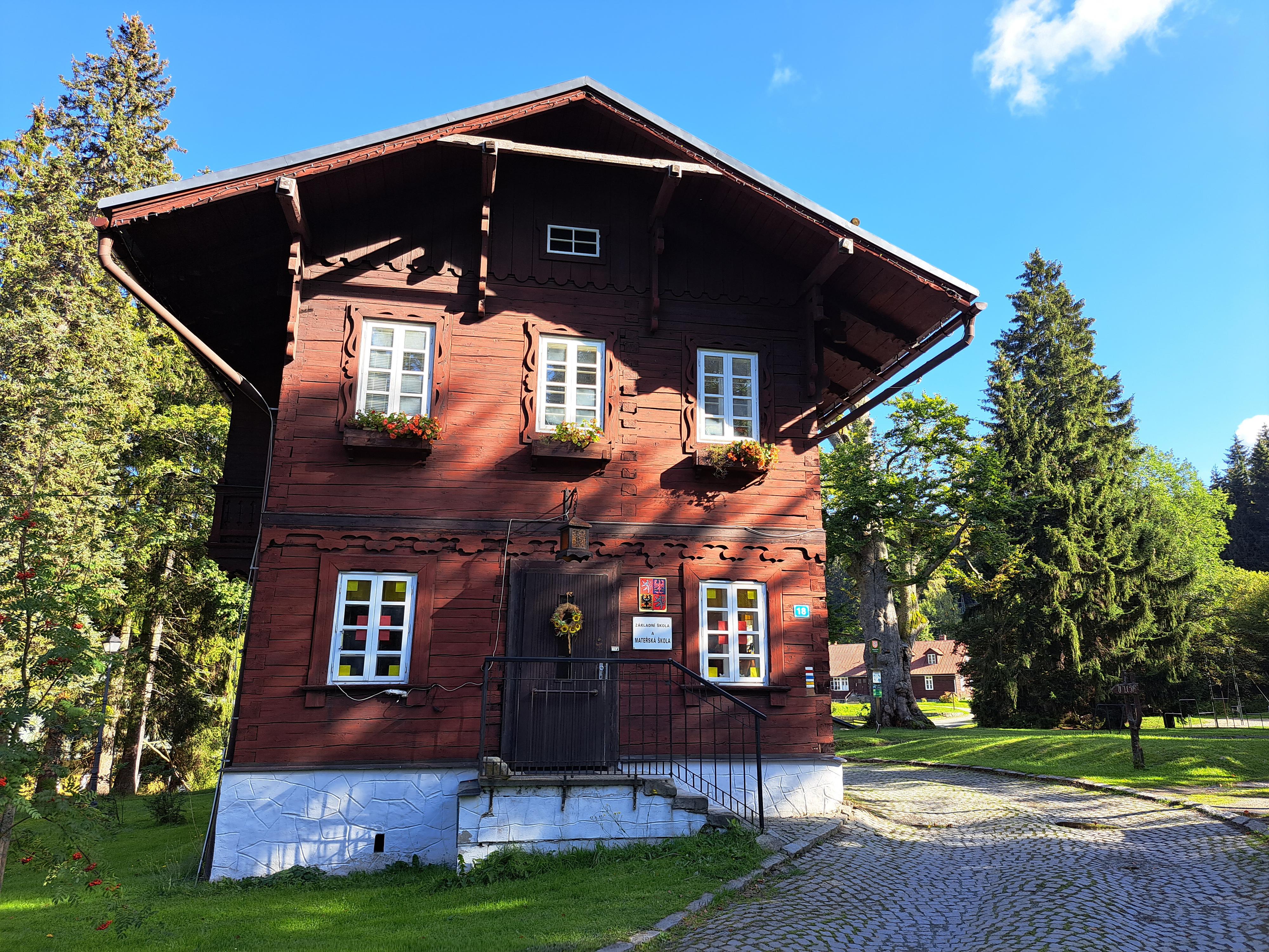ZŠ a MŠ Karlova Studánka foto 4