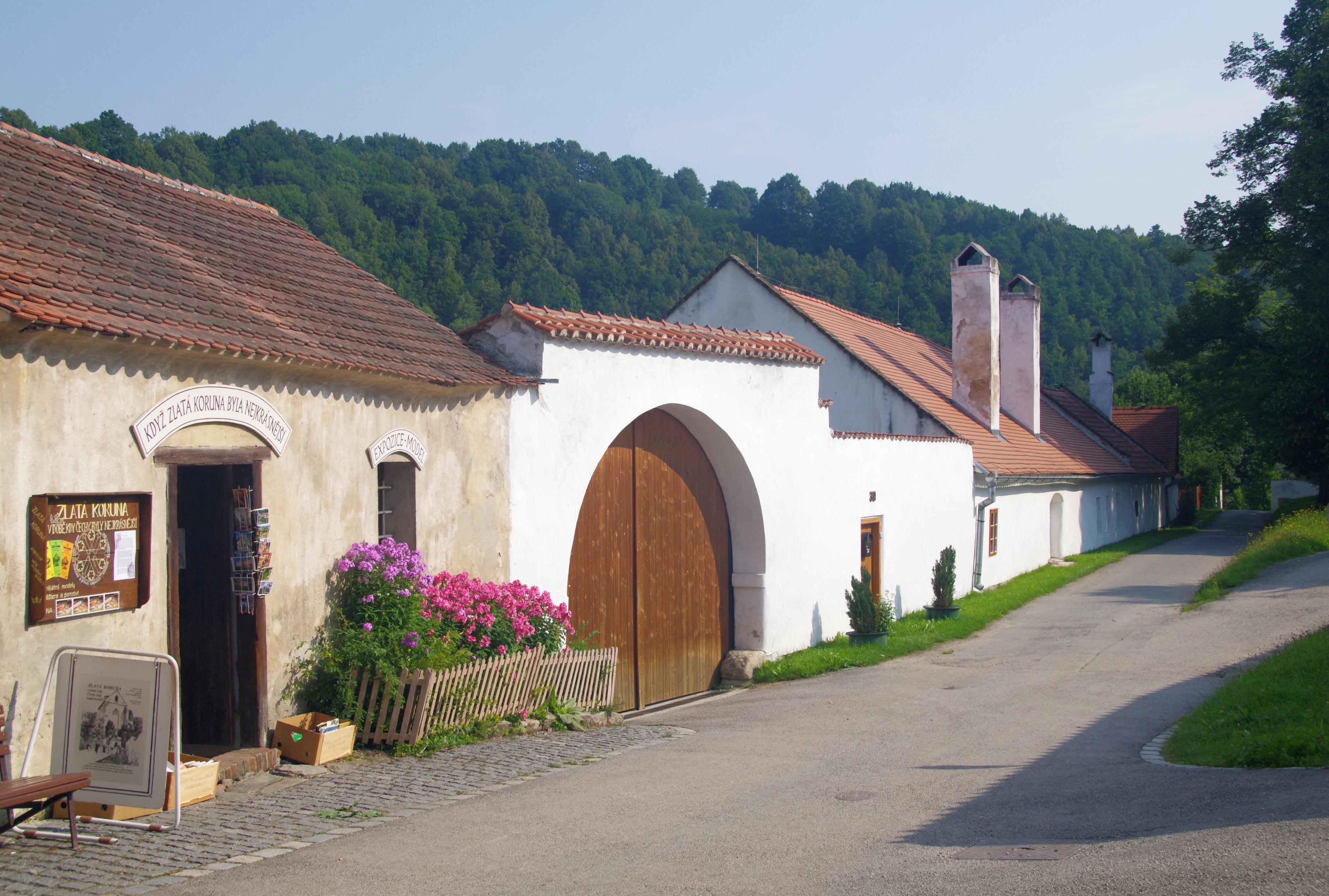 Antikvariát - model kláštera foto 2