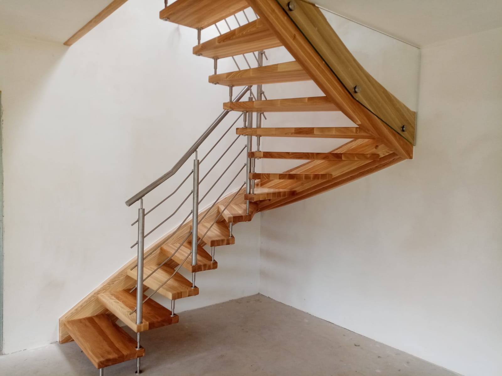 Schody Sluka s.r.o. - Vzorkovna a provozovna