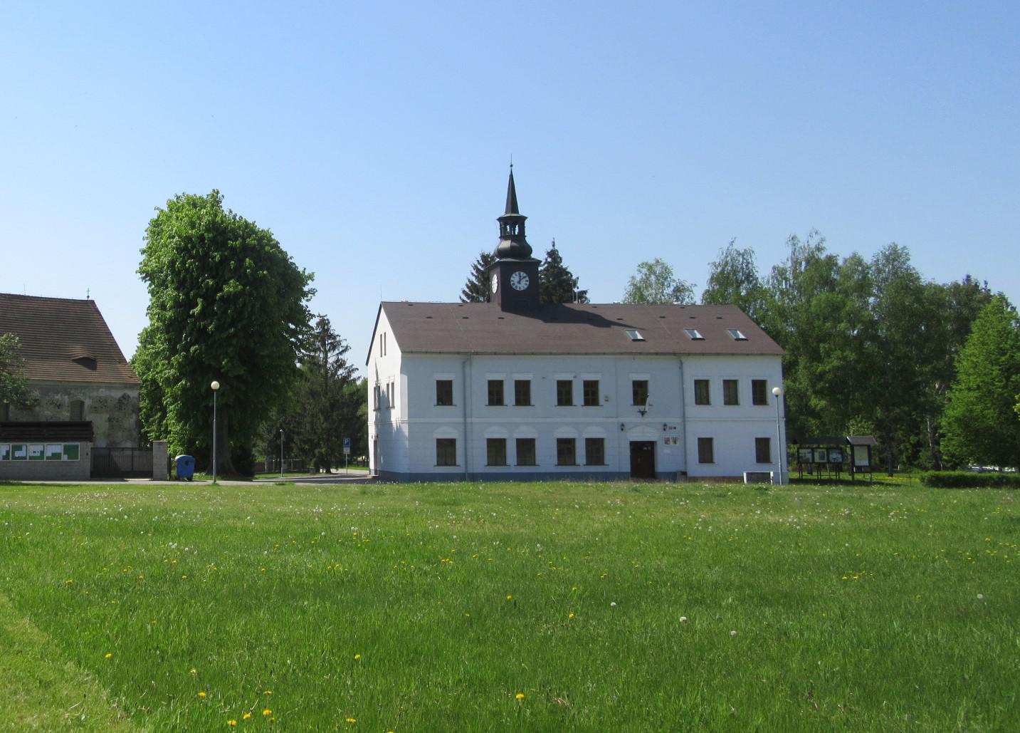 Ralsko - městský úřad foto 2