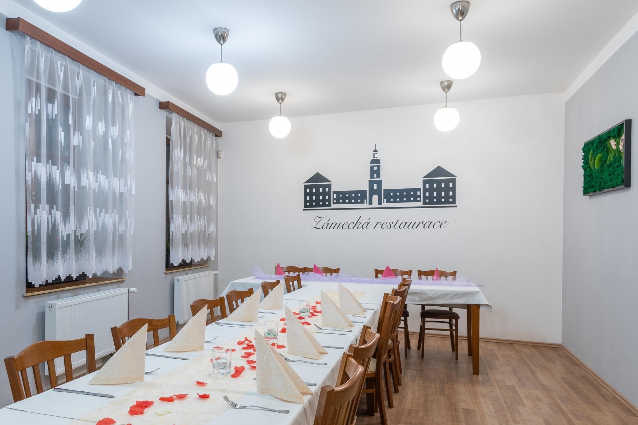 Zámecká restaurace foto 4