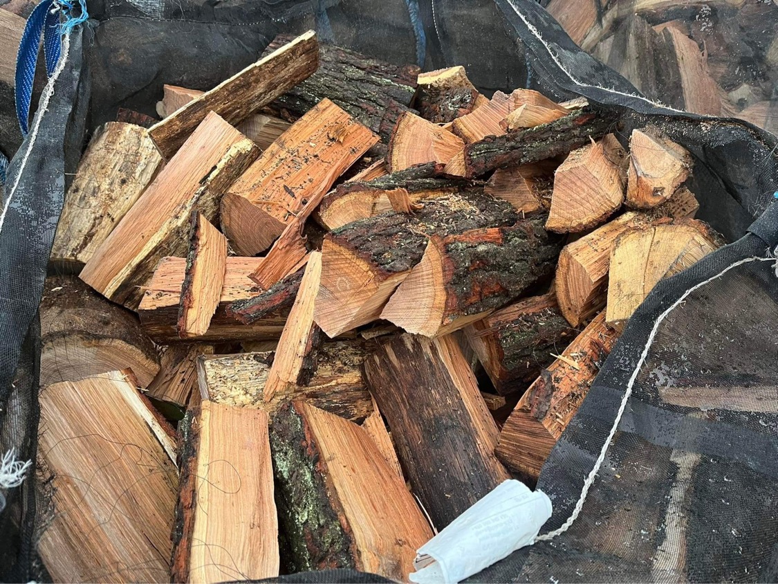 Prodej štípaného palivového dřeva - JK FOREST s.r.o foto 4