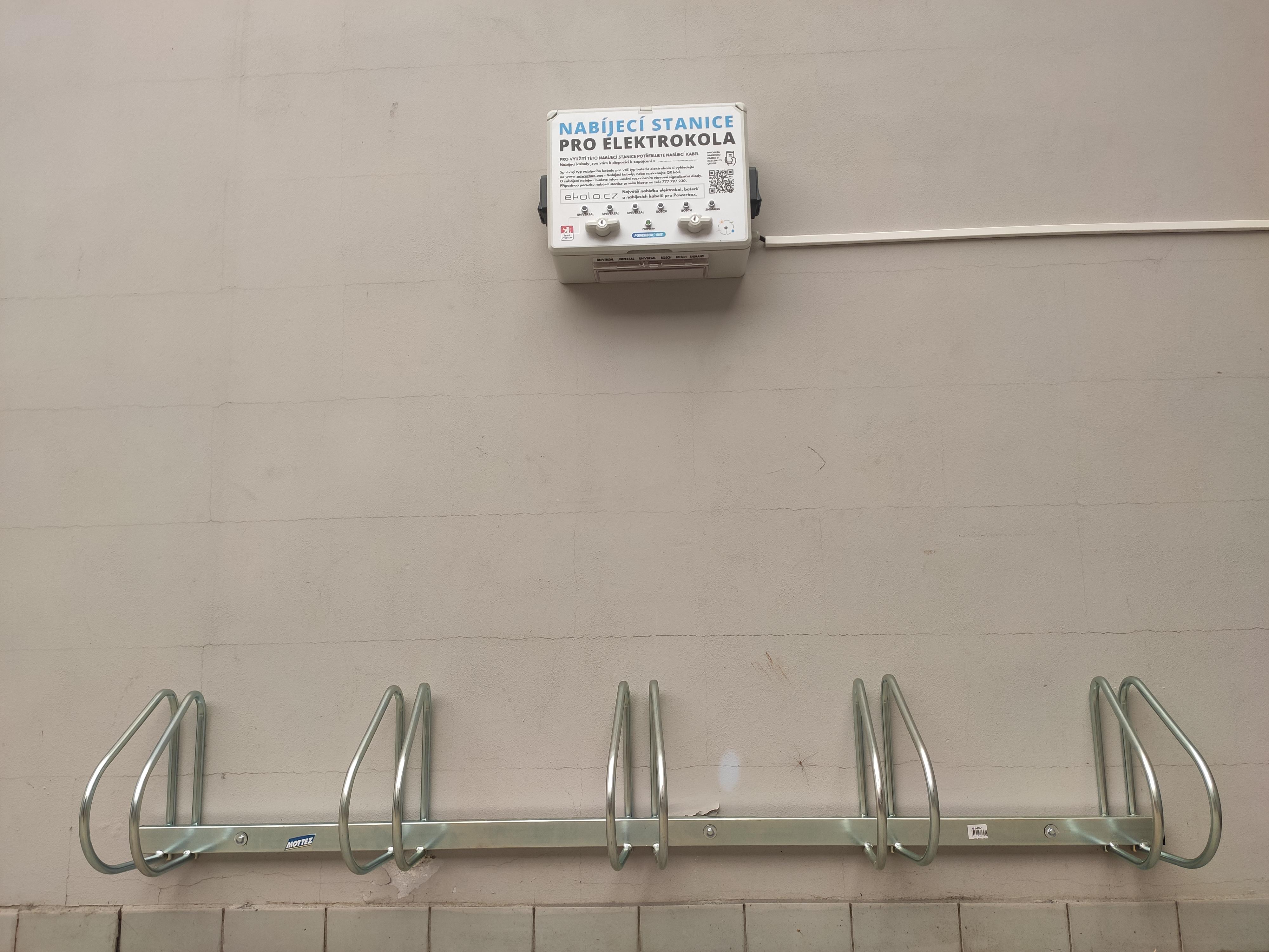 Nabíjecí stanice Bar V Sadu foto 2