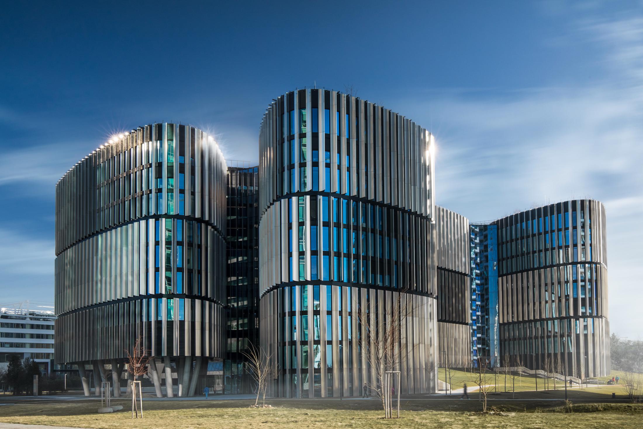 První energetická a distribuční