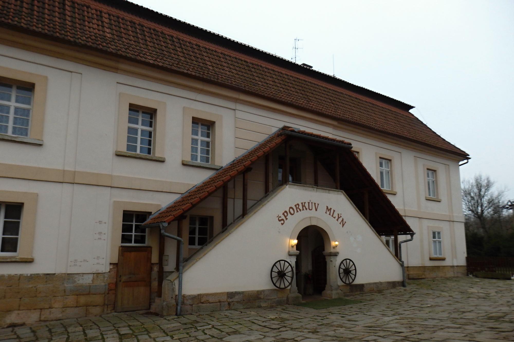 Šporkův Mlýn - restaurace foto 6