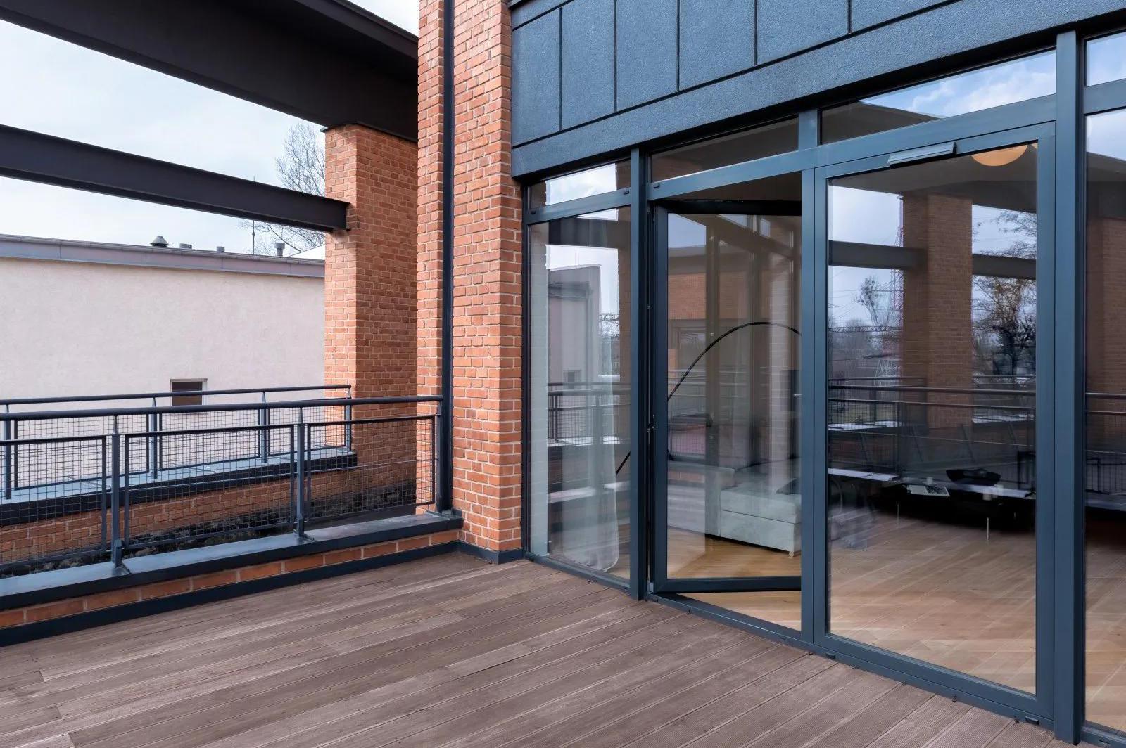 KLIMEŠ OKNA - okna, dveře, stínící technika