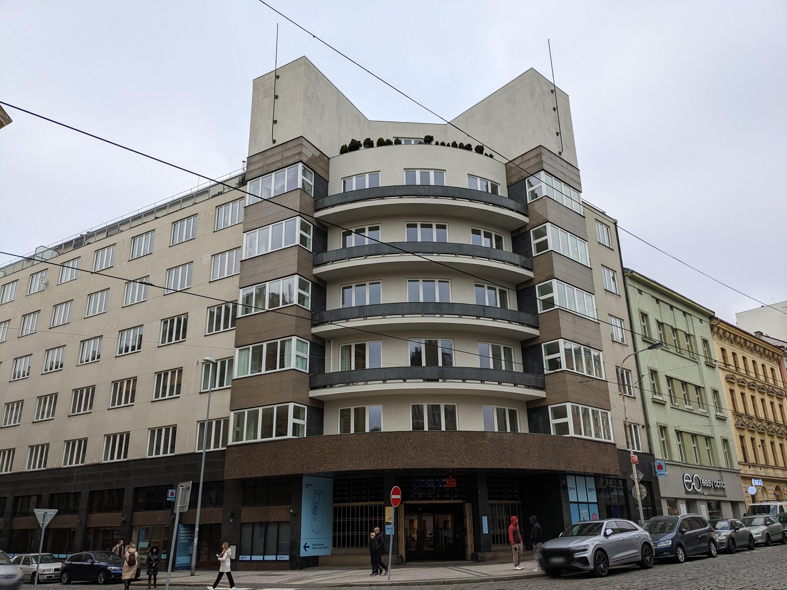 Česká spořitelna, a.s. foto 2