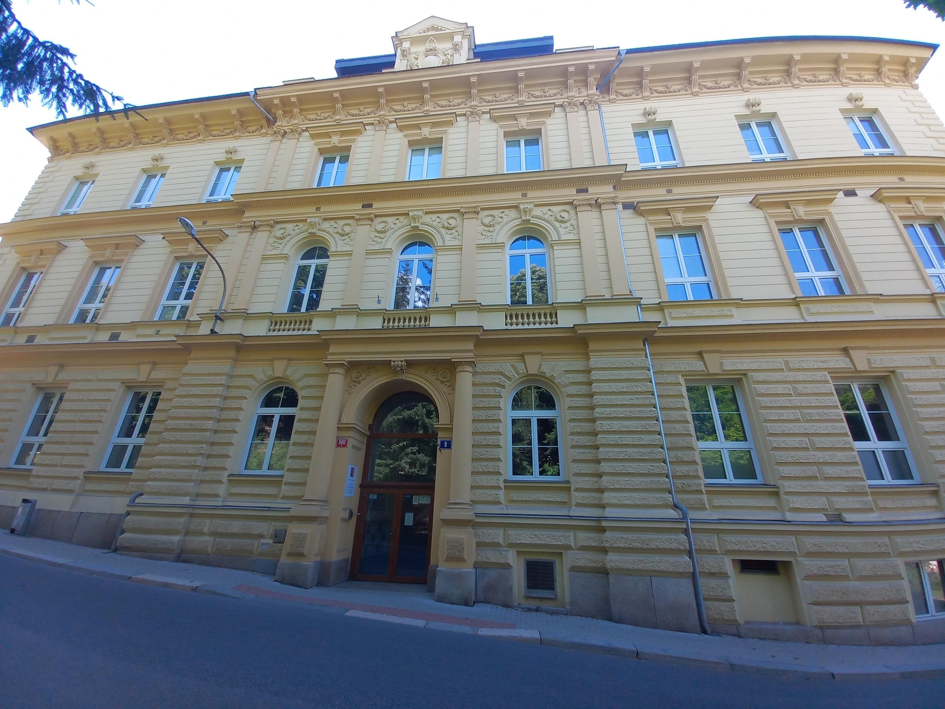 Obchodní akademie a Jazyková škola s právem státní jazykové zkoušky Liberec, Šamánkova foto 3