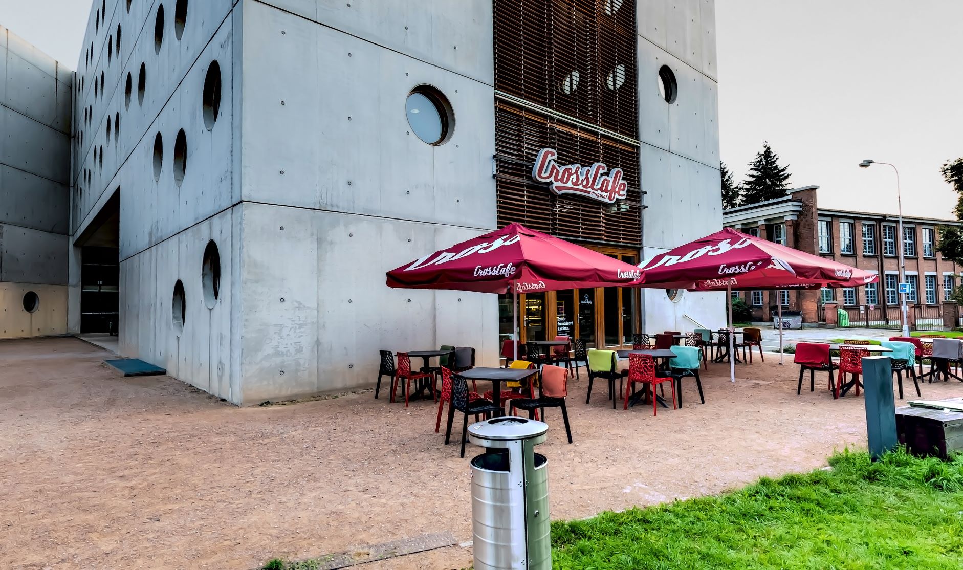 CrossCafe Knihovna foto 5