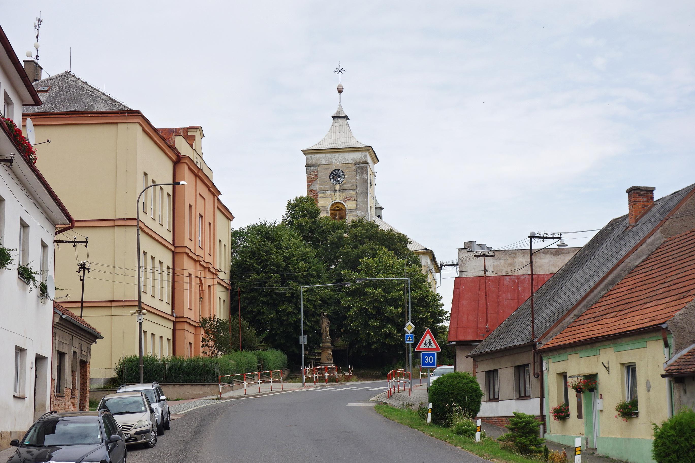 Základní škola a Mateřská škola Vysoké Veselí foto 2