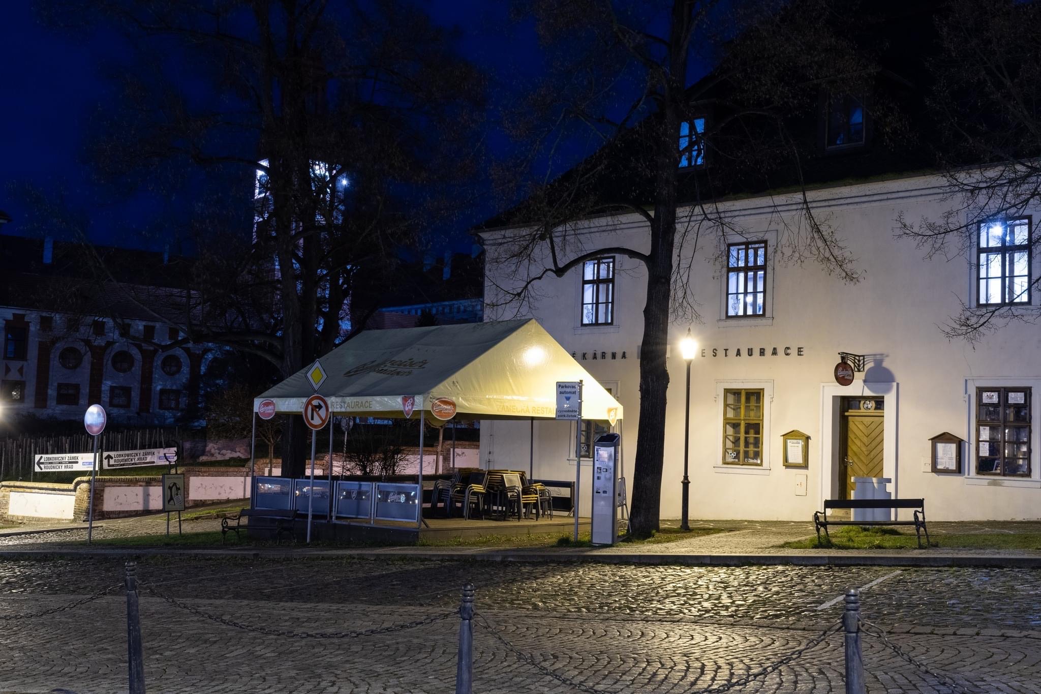 Zámecká restaurace foto 2