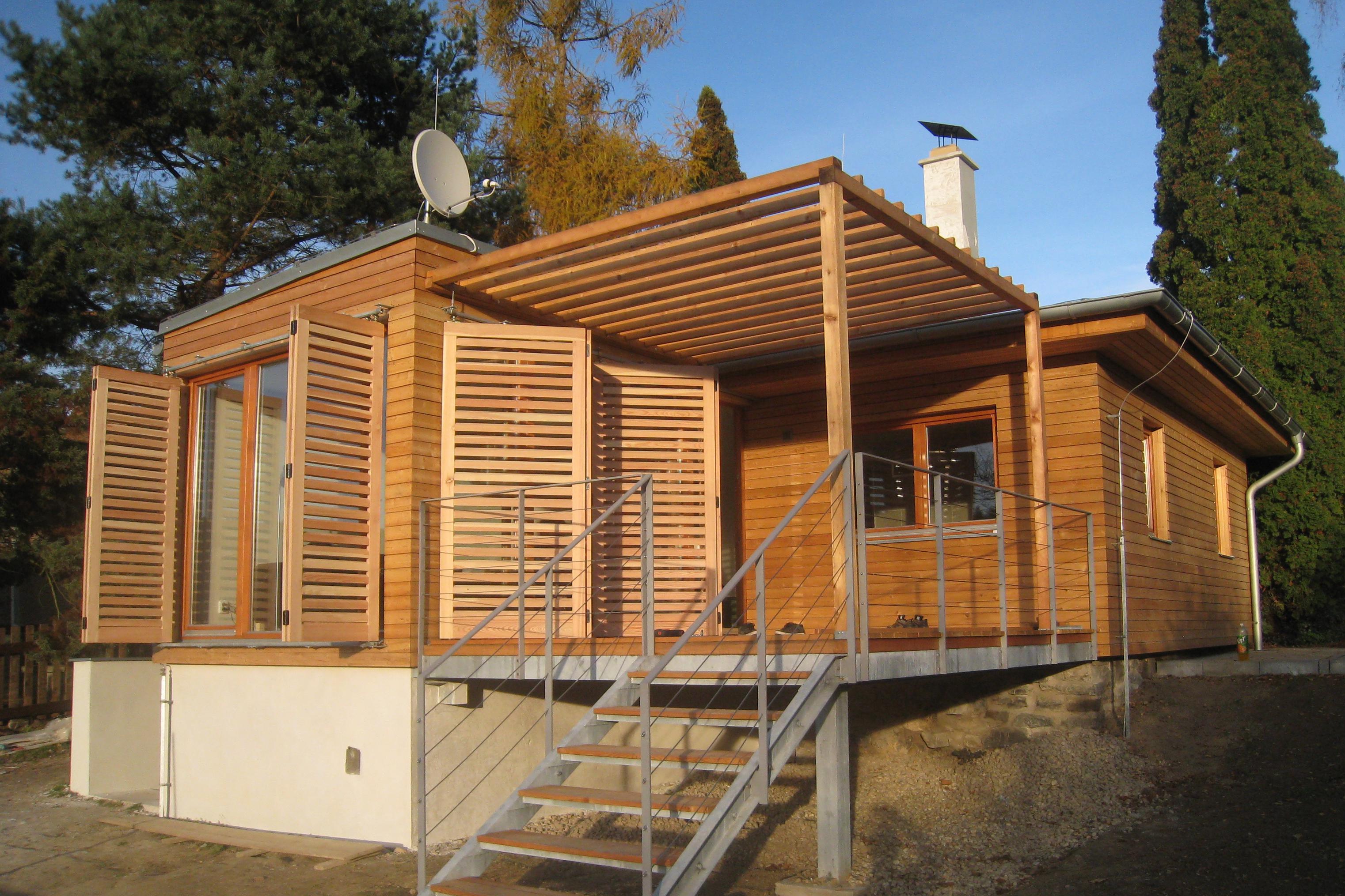 Připraveni na sluníčko - dřevěná pergola a okenice