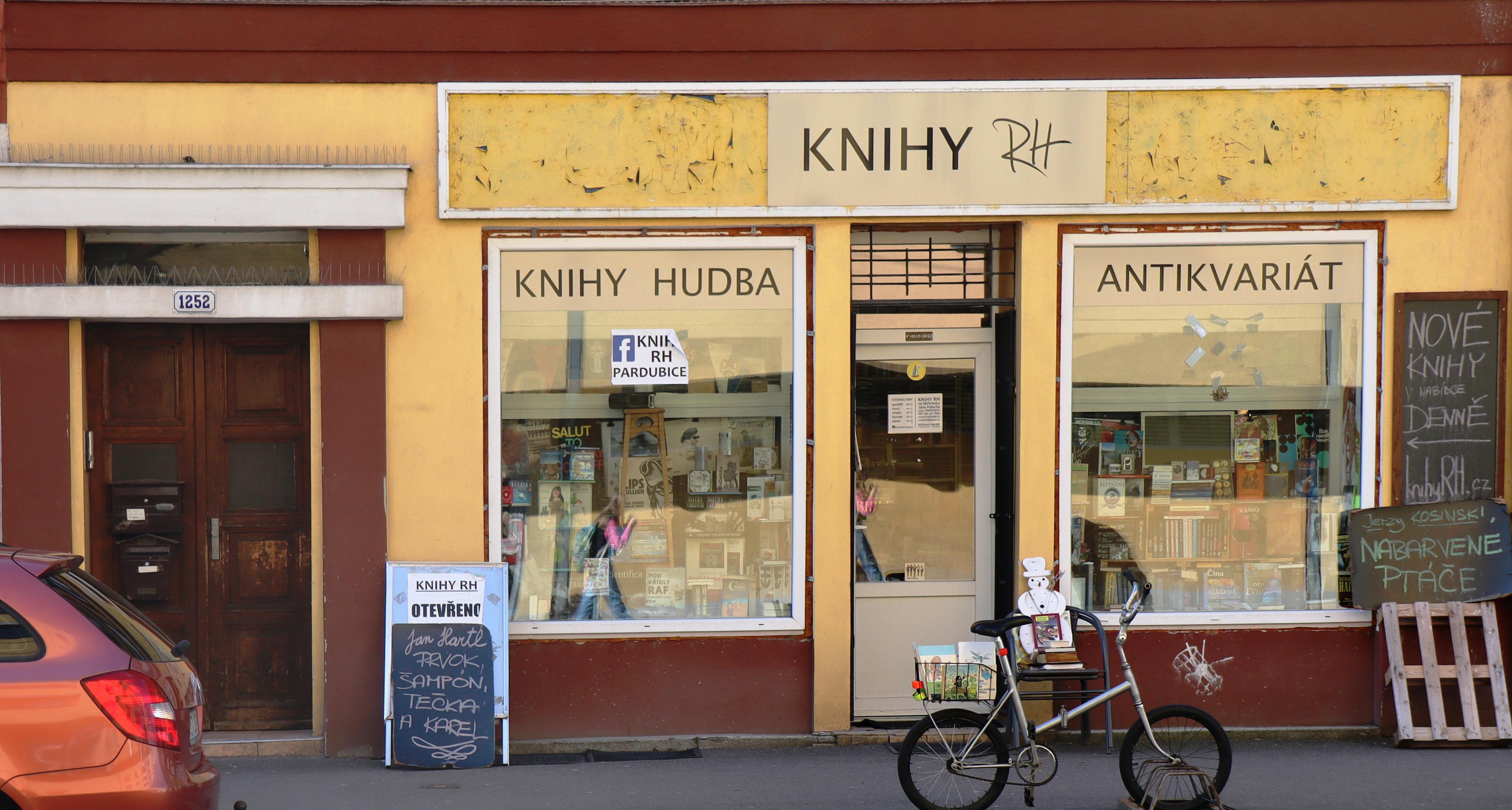 Knihy RH na Skřivánku foto 2