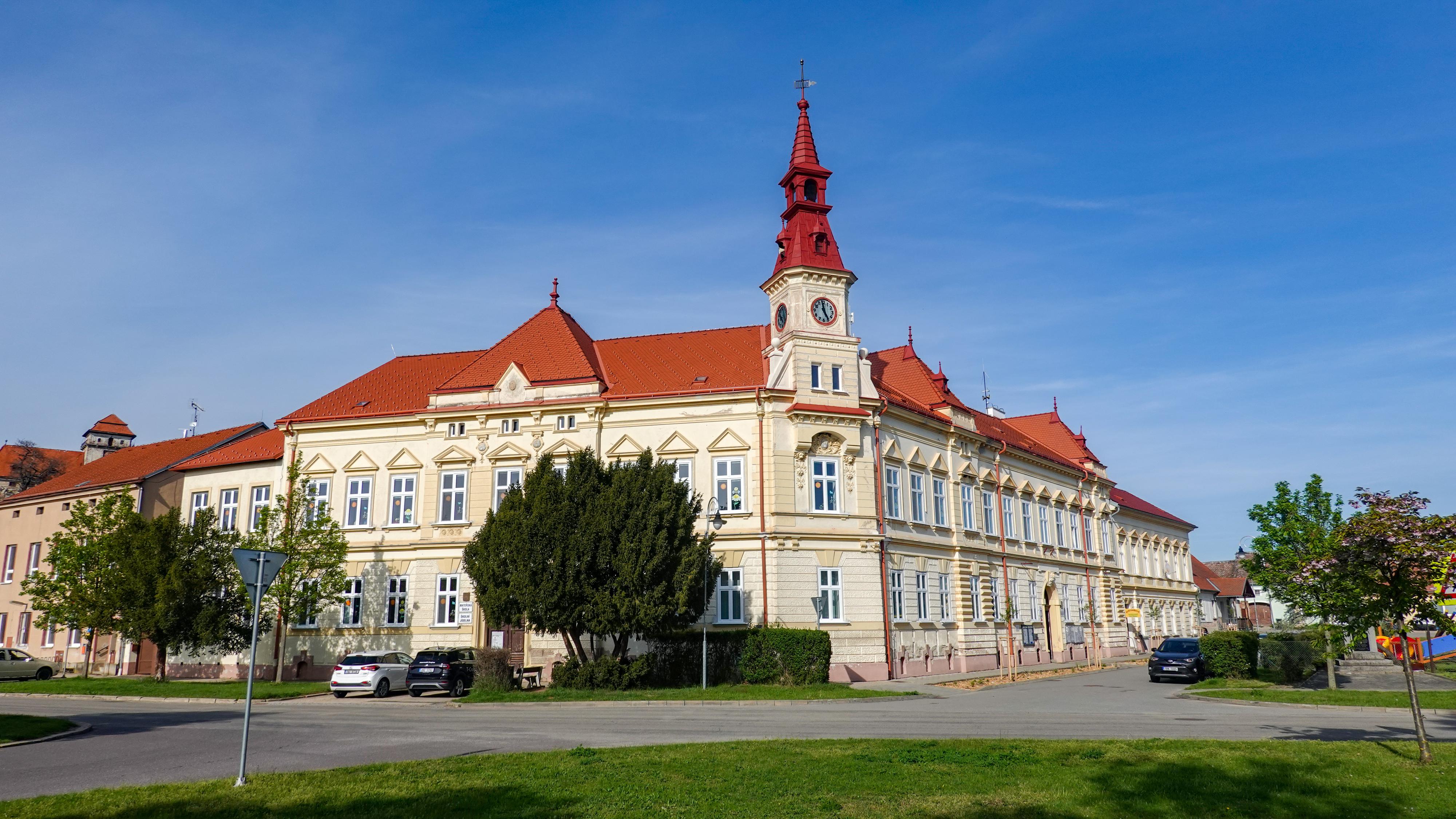 Jaroslavice - obecní úřad foto 2