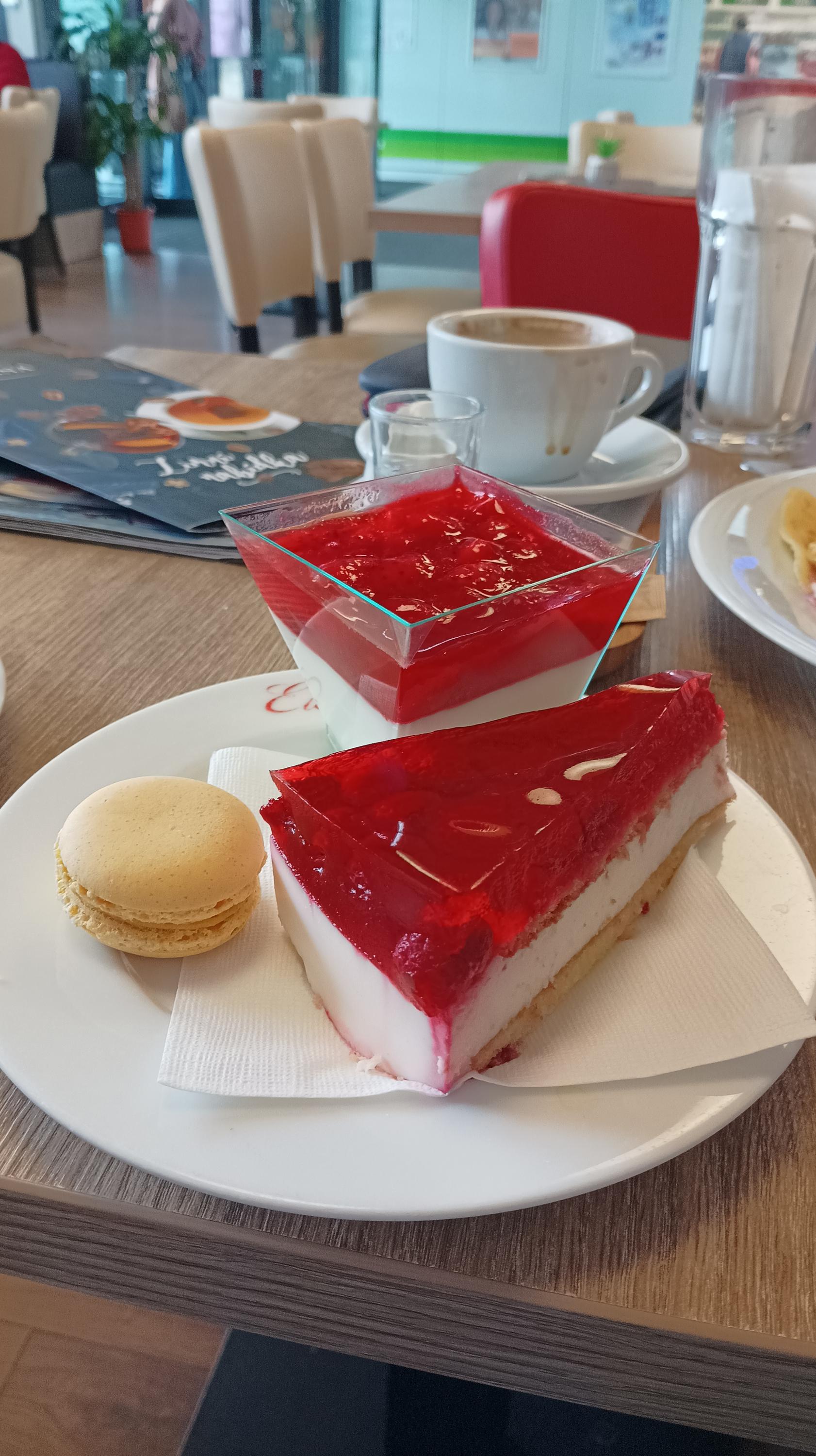 Eiscafe Delikana foto 4