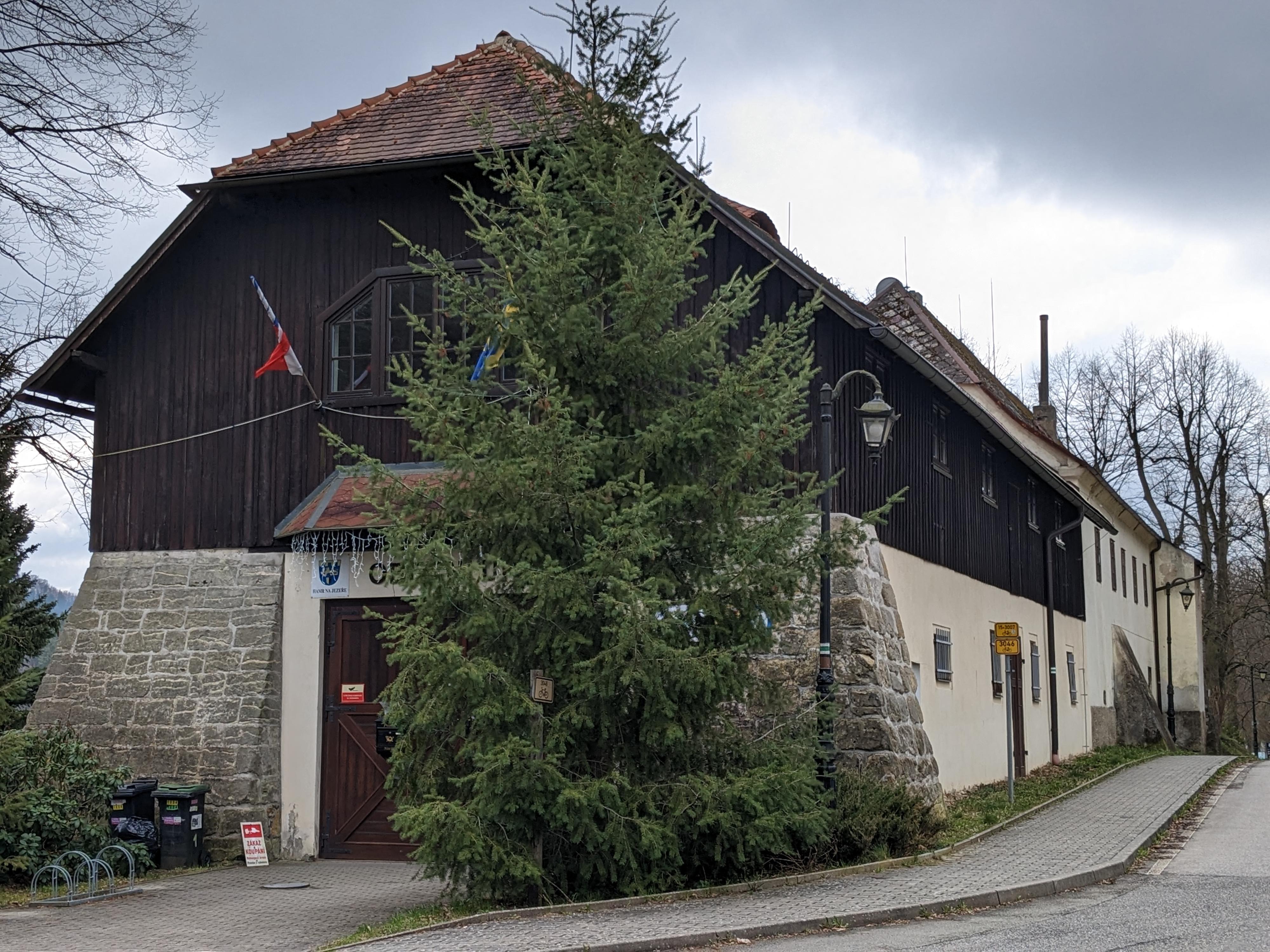 Hamr na Jezeře - obecní úřad foto 2