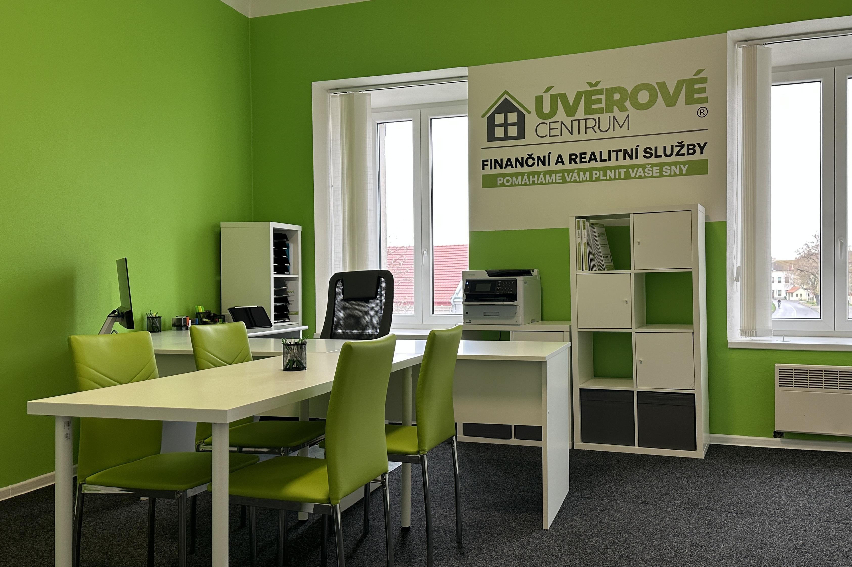 Igor Kahánek, Úvěrové Centrum