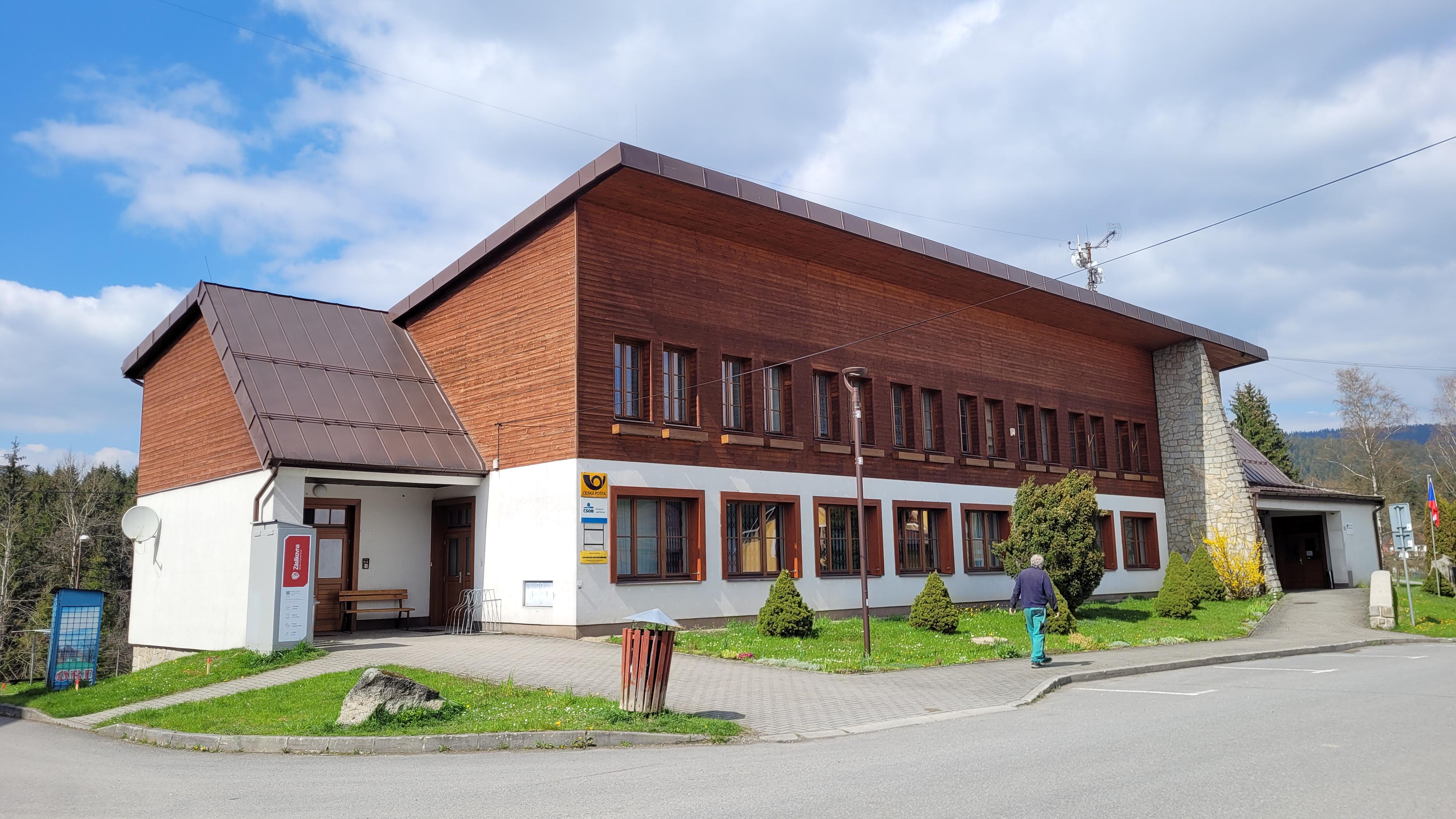 Staré Hamry - obecní úřad foto 2