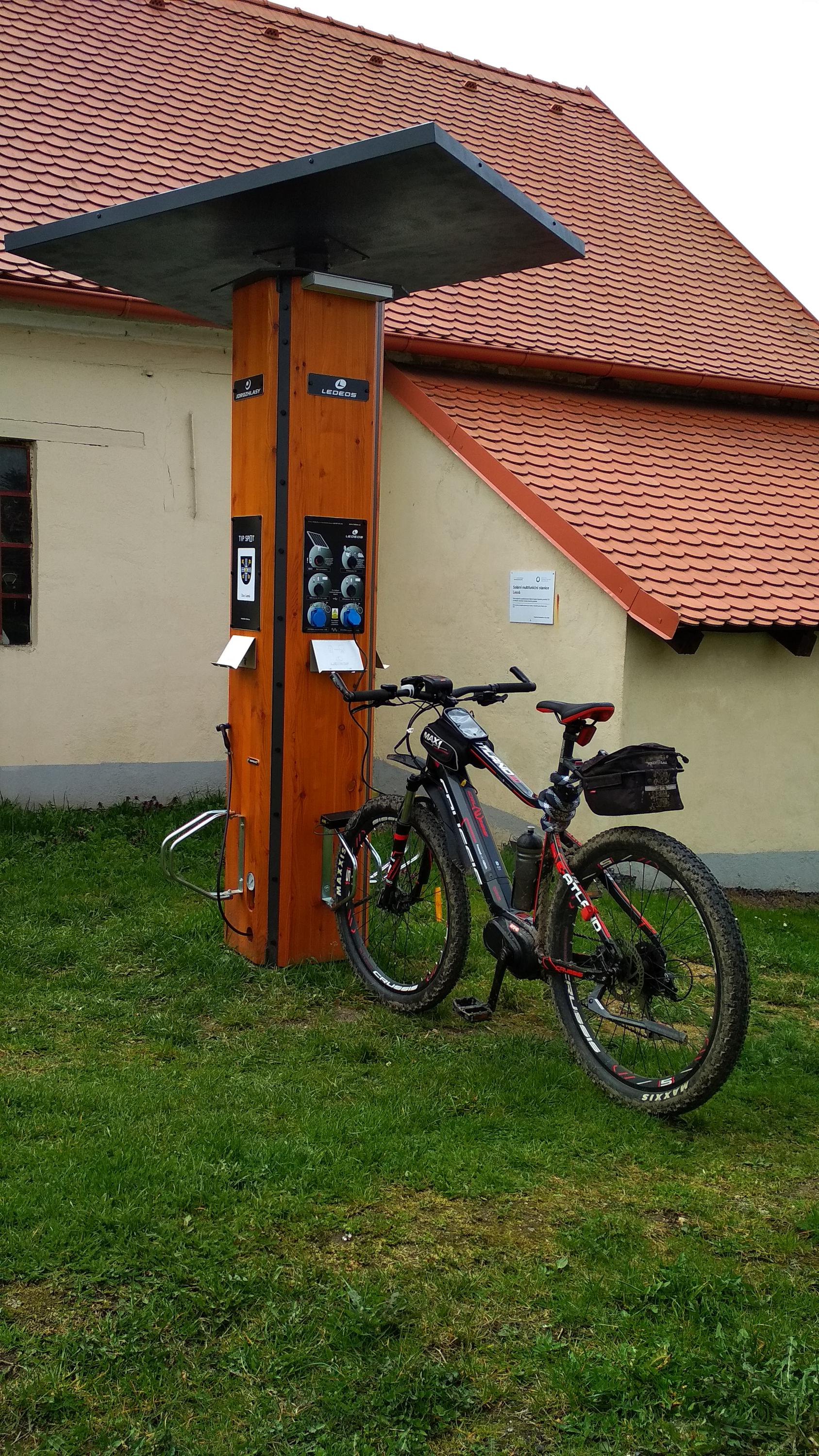 Nabíjecí stanice pro elektrokola Lesná foto 3