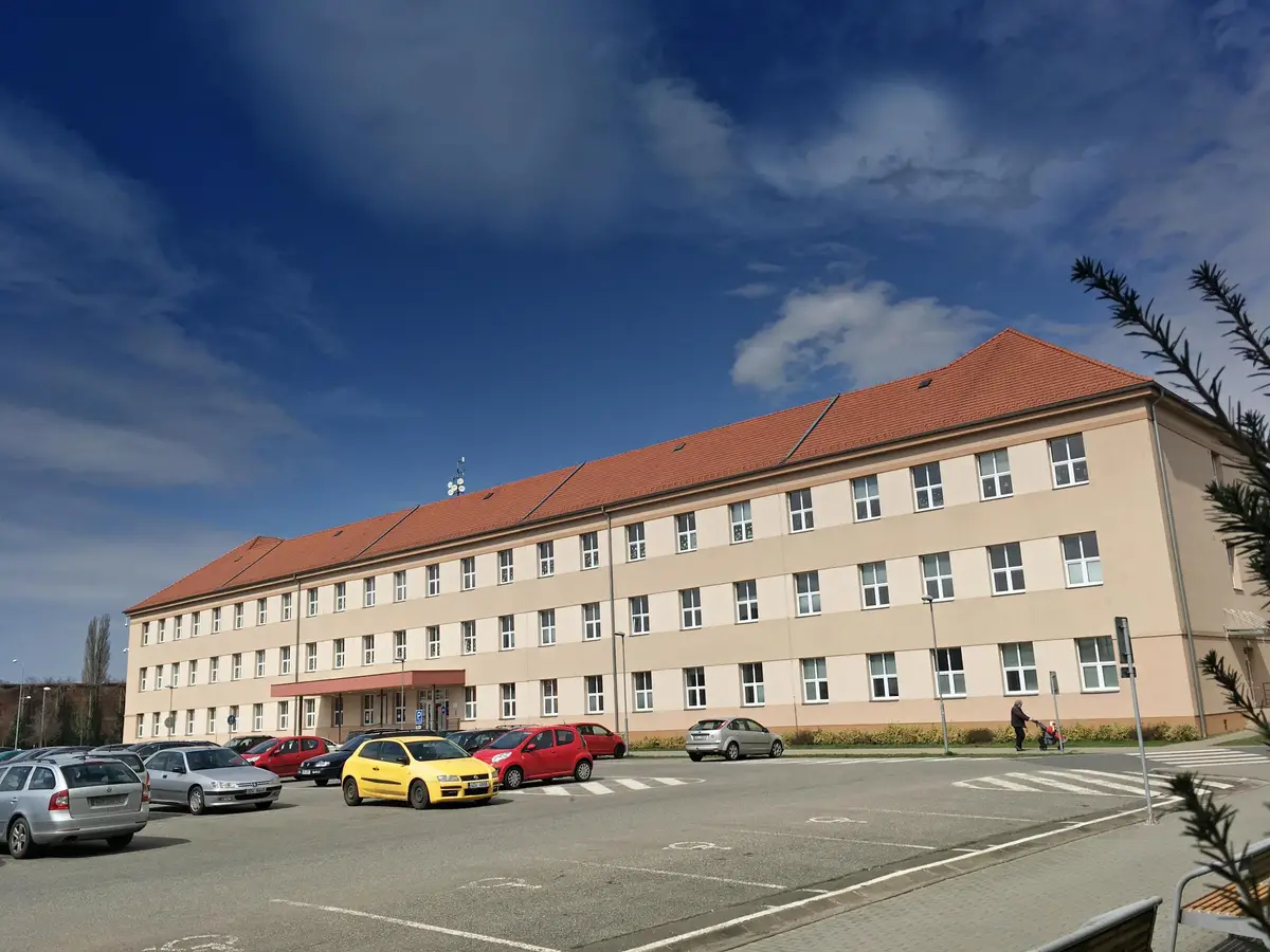 Fakulta veřejnosprávních a ekonomických studií v Uherském Hradišti, Vysoká škola Jagiellońská v Toruni, s.r.o.
