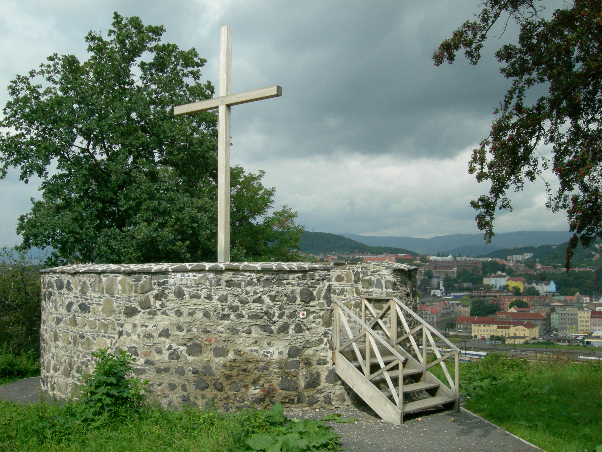 Přírodní a zrcadlové bludiště a středověké popraviště na Větruši v Ústí nad Labem foto 2
