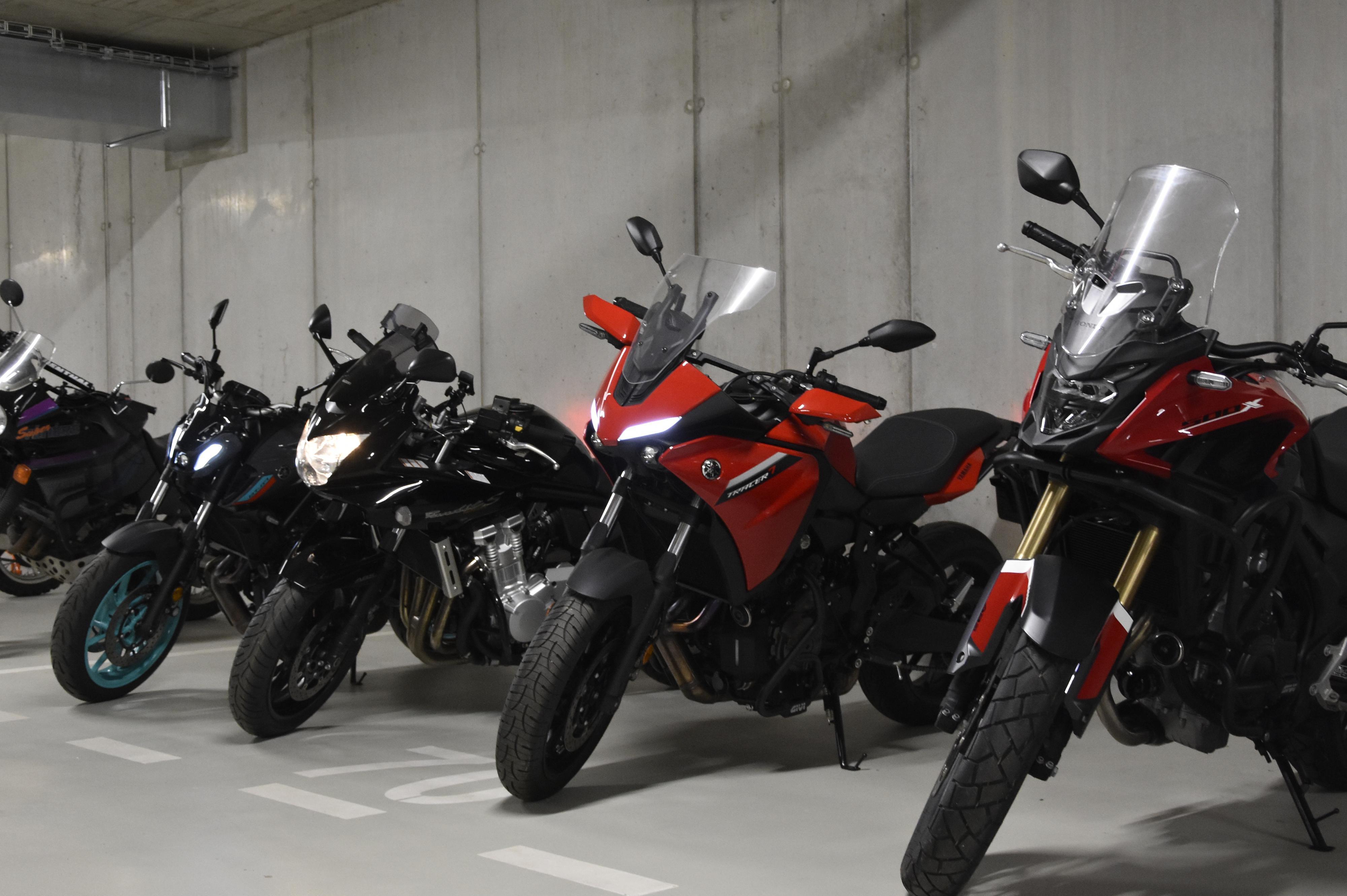 Orange moto | Půjčovna motorek v Praze