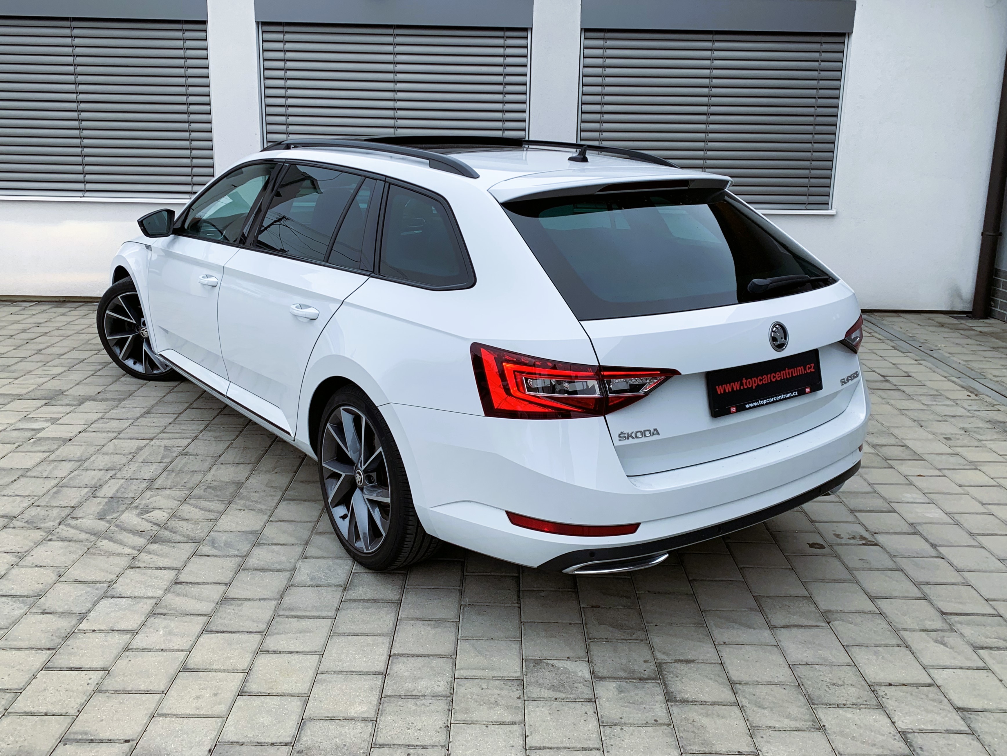 Top Car Centrum foto 3