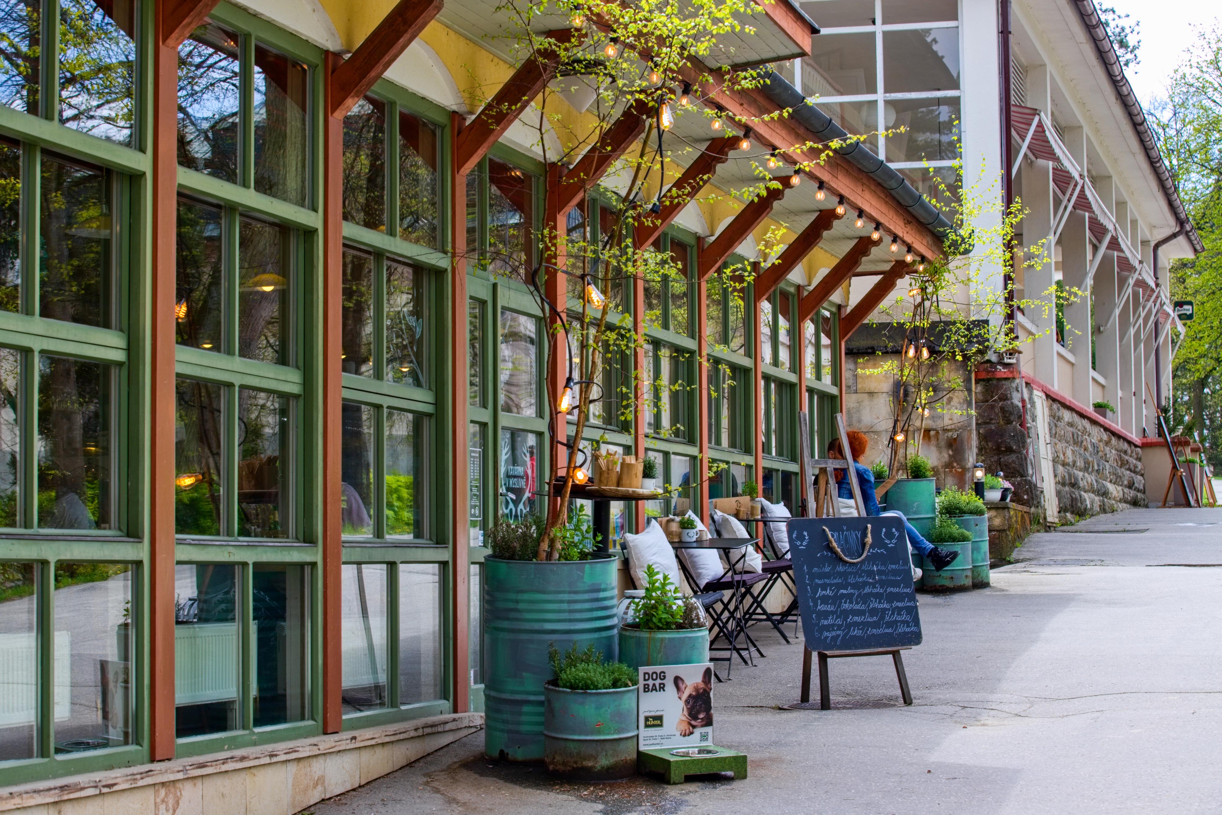 Kavárna v Myslivně