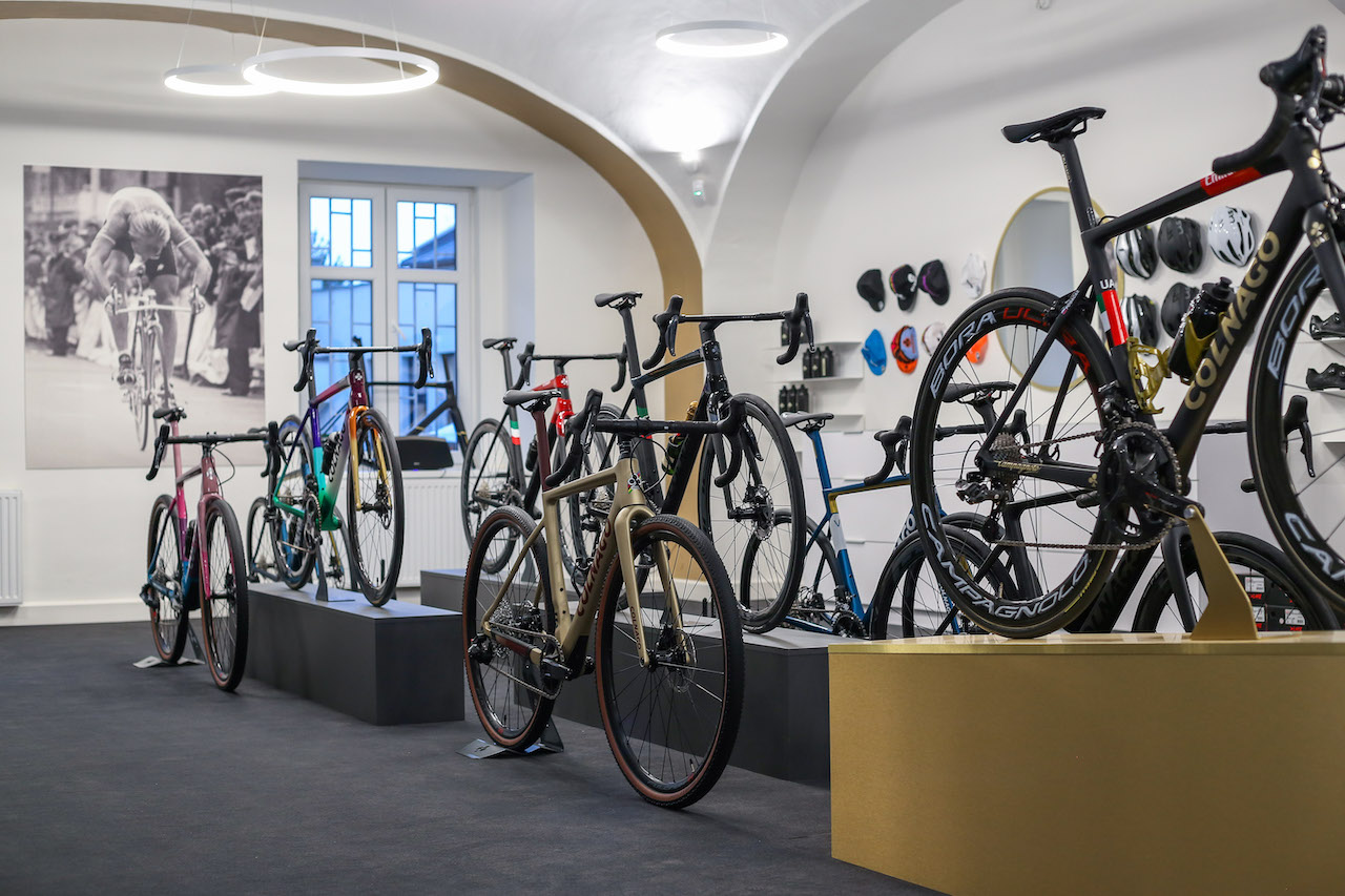 COLNAGO & ASSOS ProShop foto 4