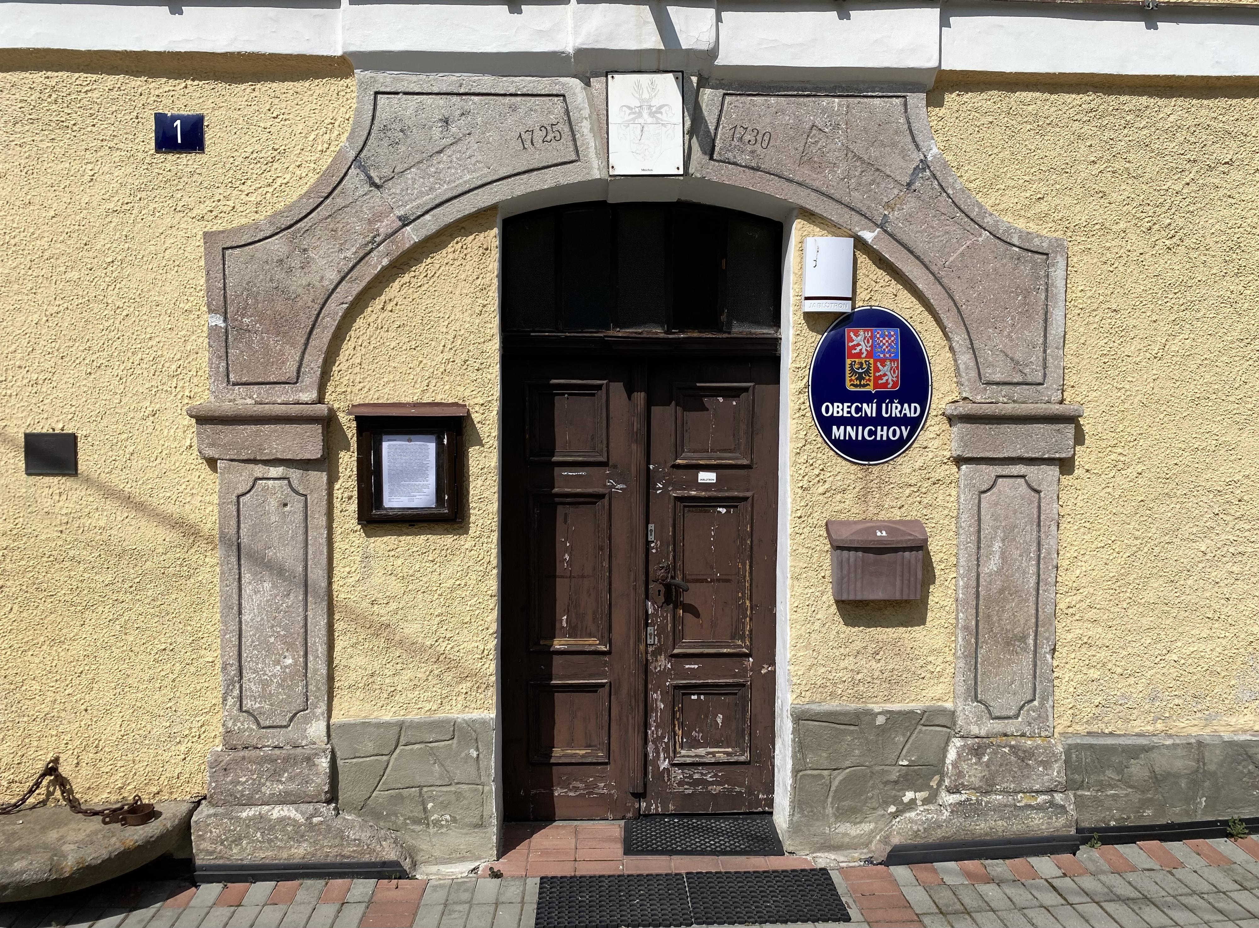 Mnichov - obecní úřad foto 4