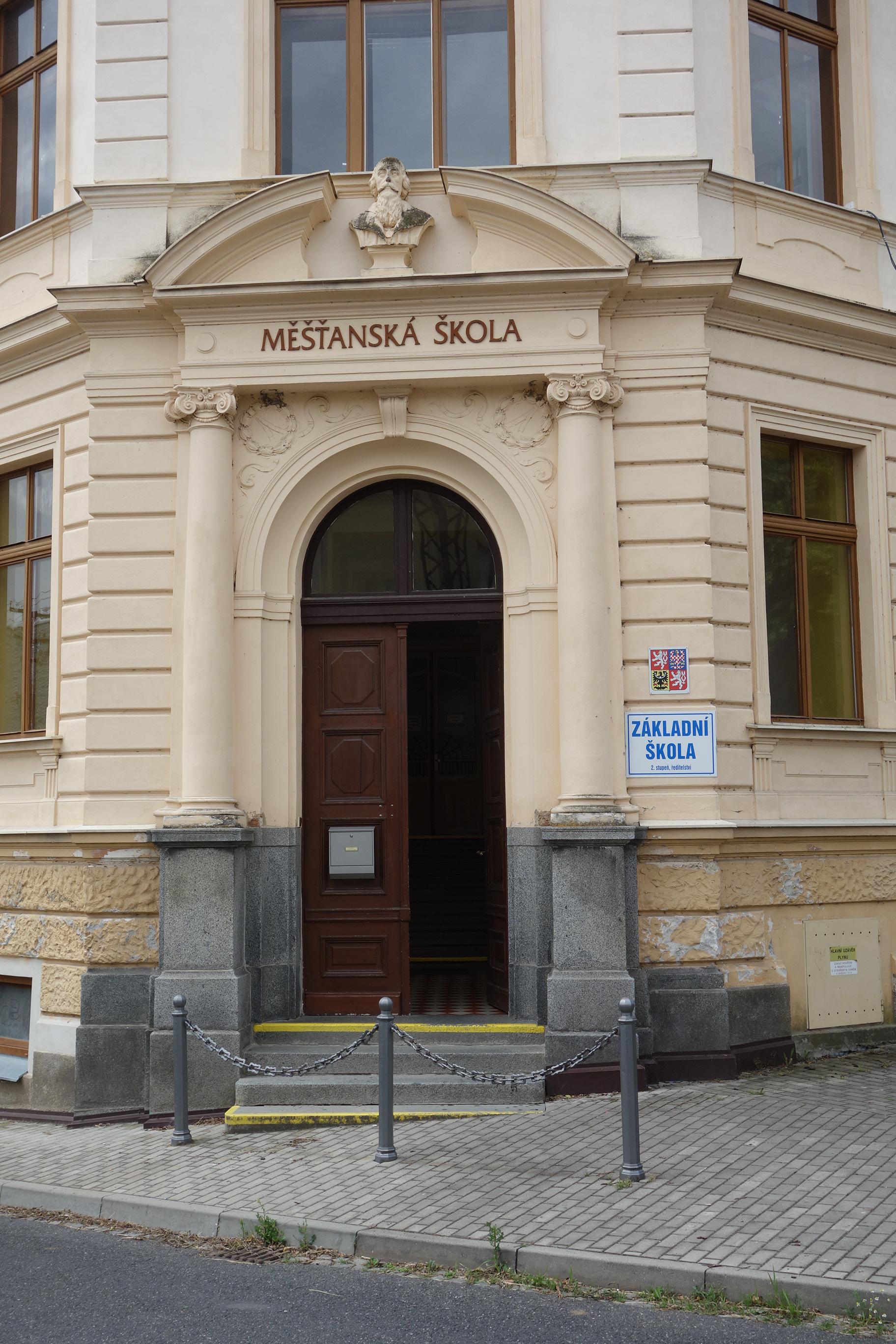 ZŠ a MŠ Strážov foto 3