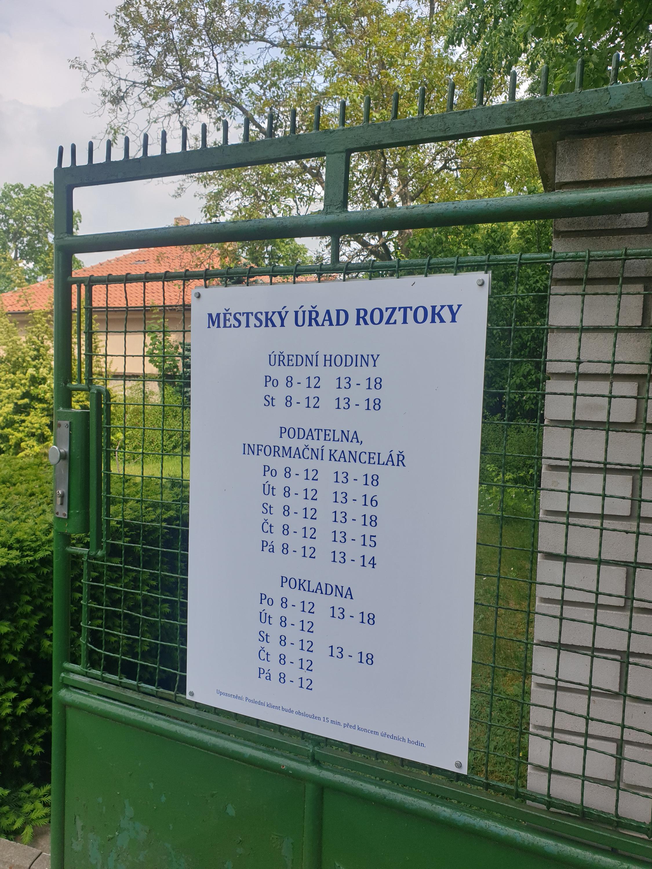 Roztoky - městský úřad foto 4