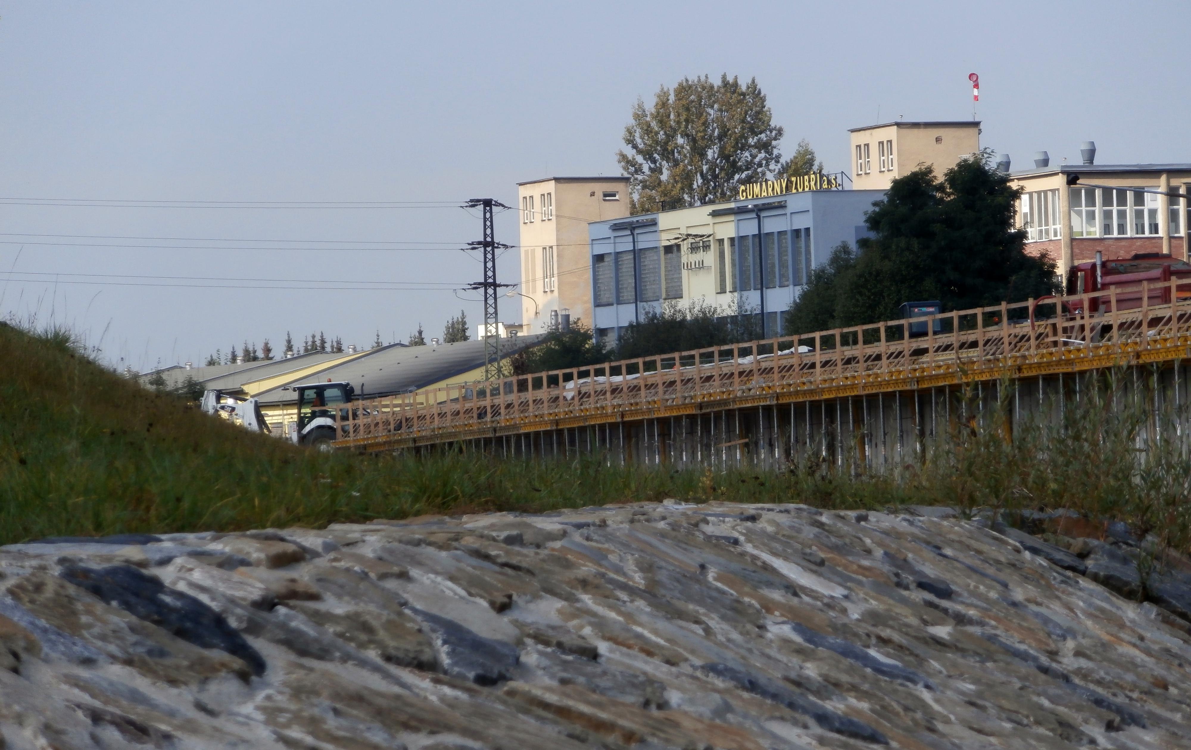 Gumárny Zubří, akciová společnost foto 6