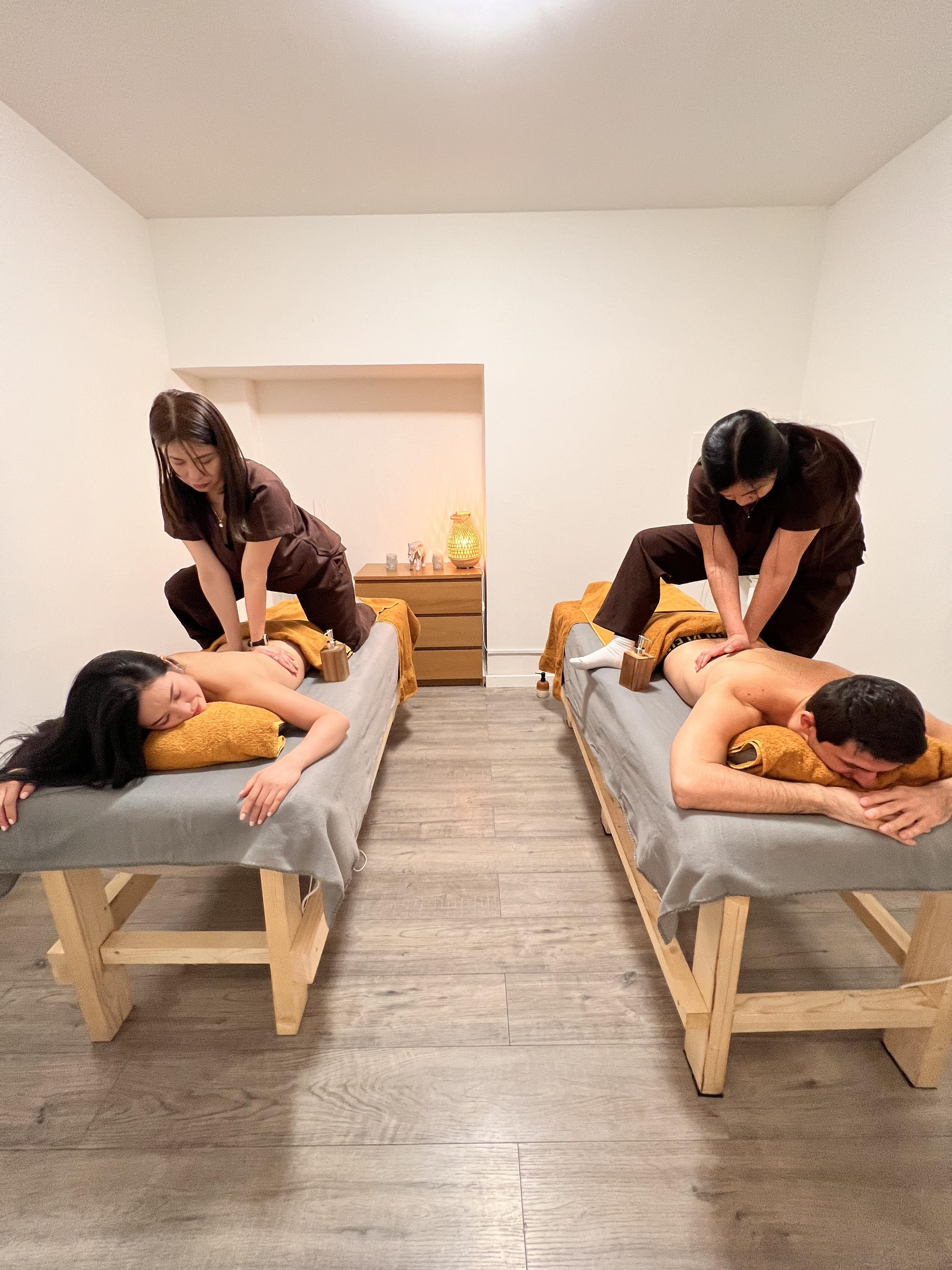 Párová masáž pro 2 osoby