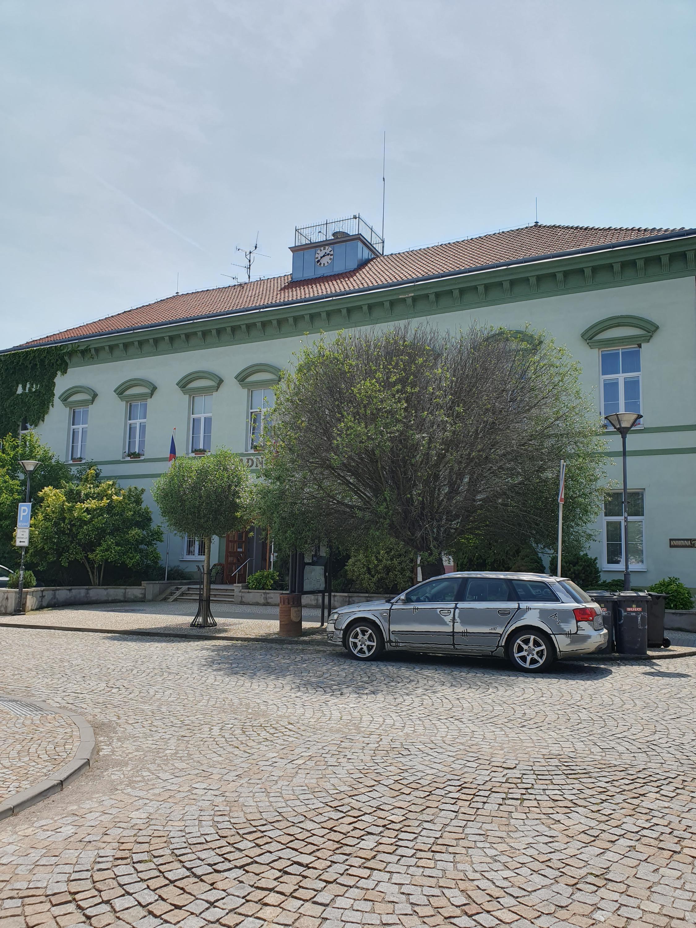 Hrušovany nad Jevišovkou - městský úřad foto 2