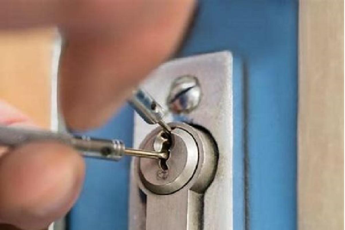 ZÁMEČNÍK - NOUZOVÉ OTEVÍRÁNÍ DVEŘÍ BYTŮ / AUT