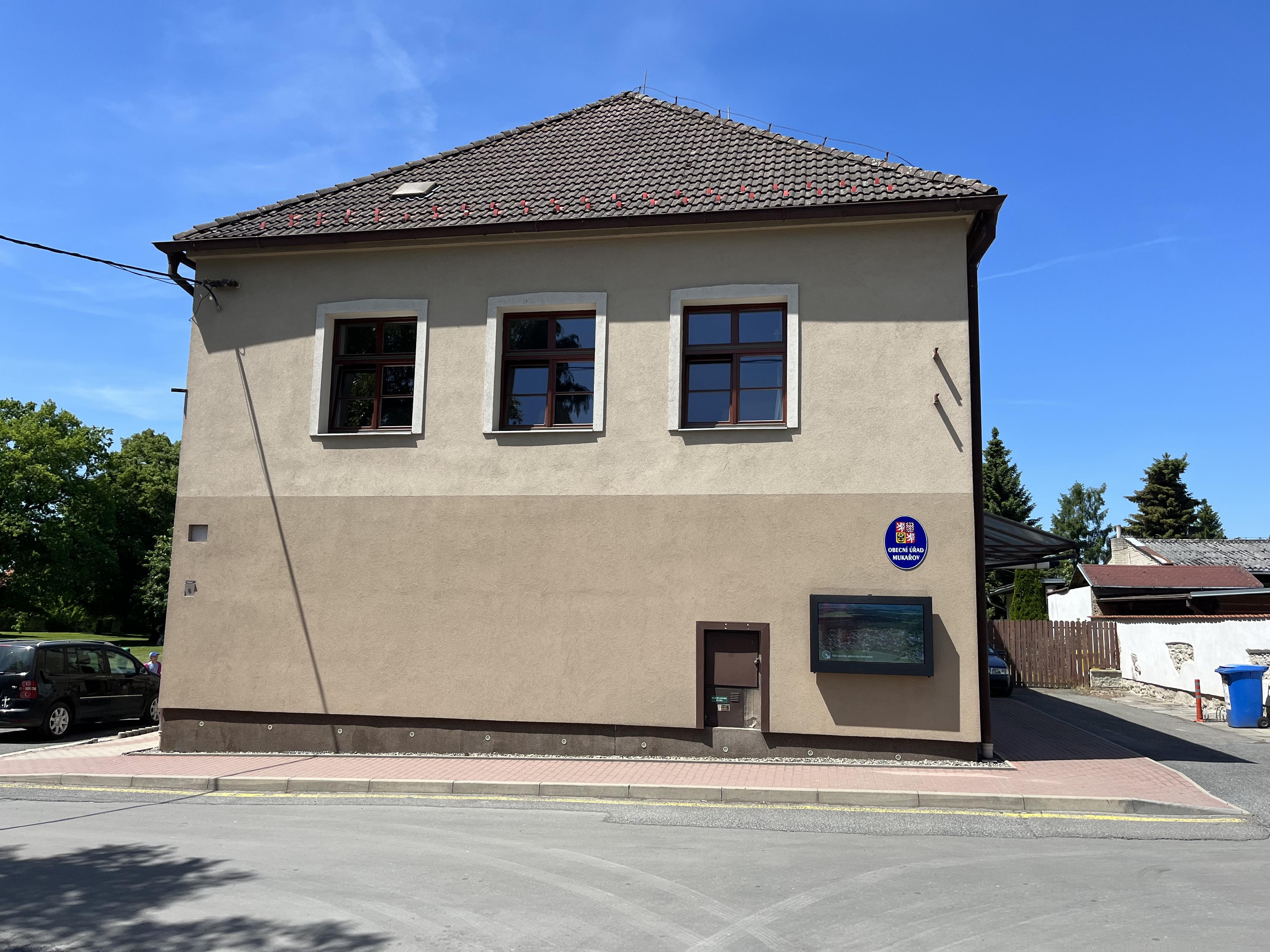Mukařov - obecní úřad foto 2