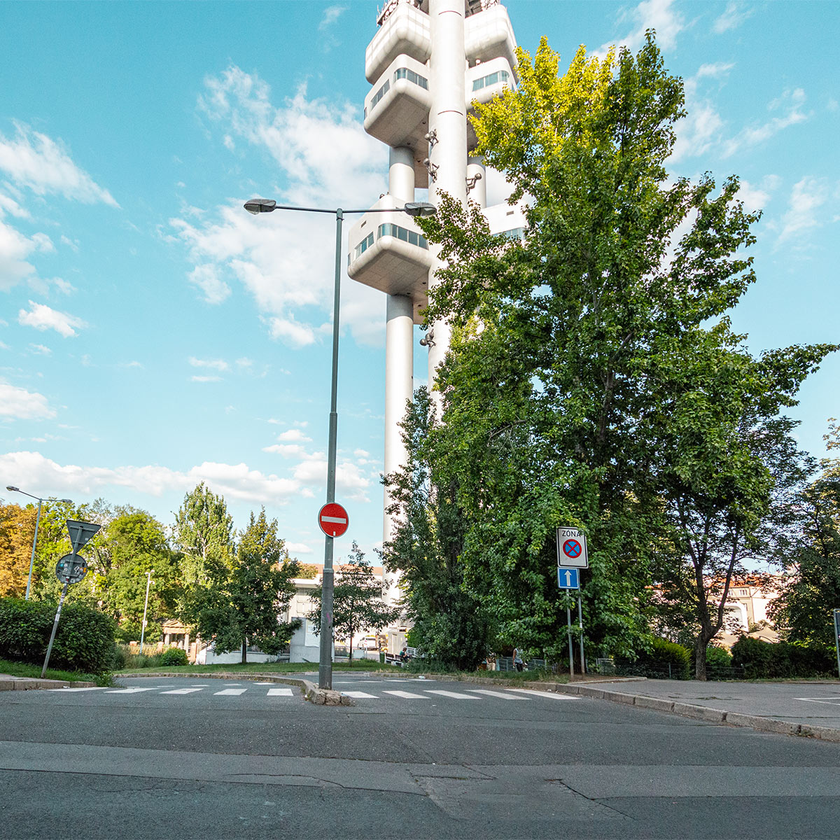 MR.PARKIT - Parking Tower Park - Mahlerovy Sady foto 3