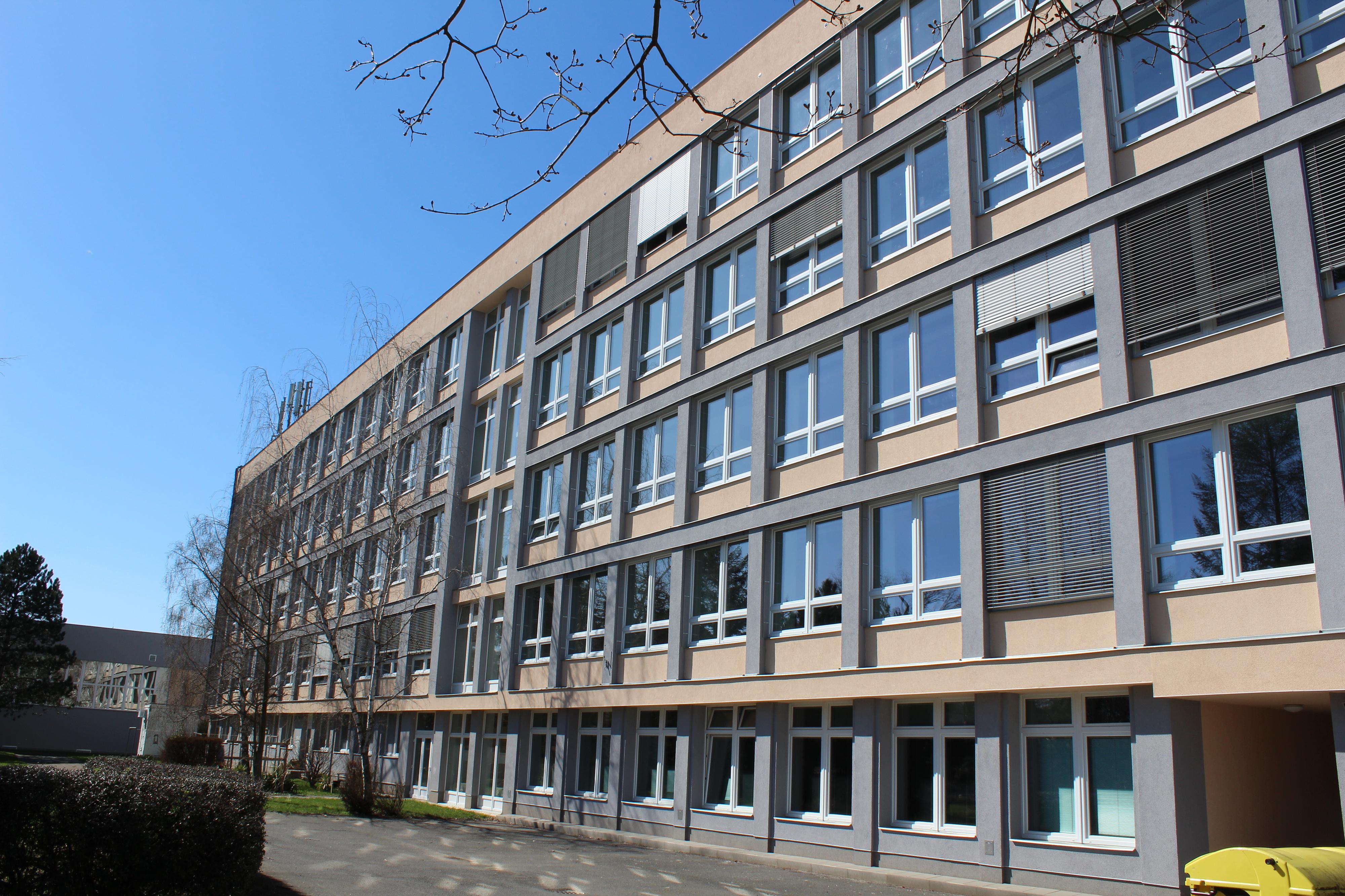 Gymnázium, Pardubice, Dašická 1083 foto 6
