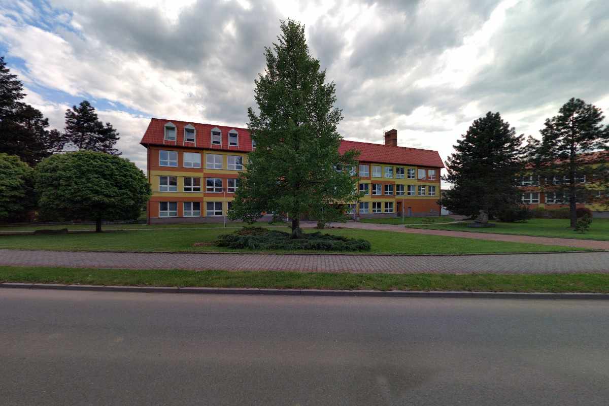 ZUŠ Alfréda Radoka, Lešná foto 2