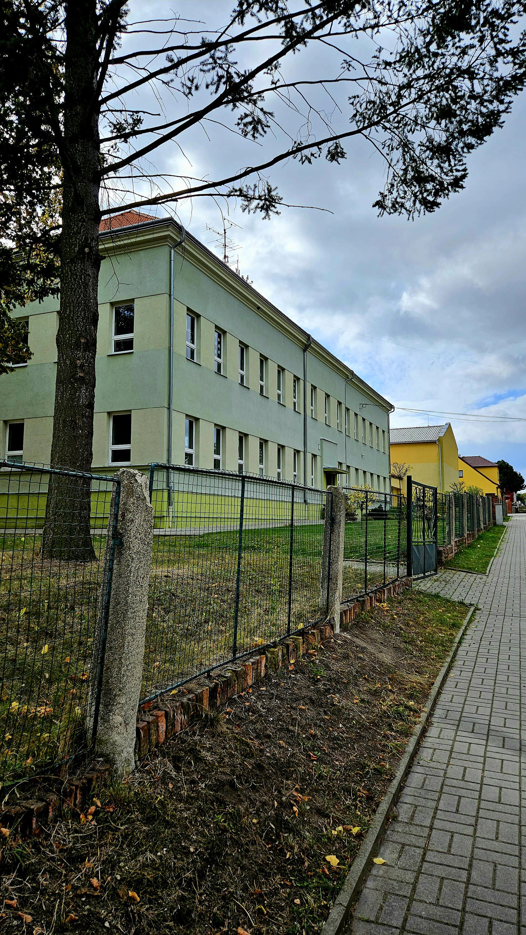 ZŠ a MŠ Vroutek, okres Louny foto 3