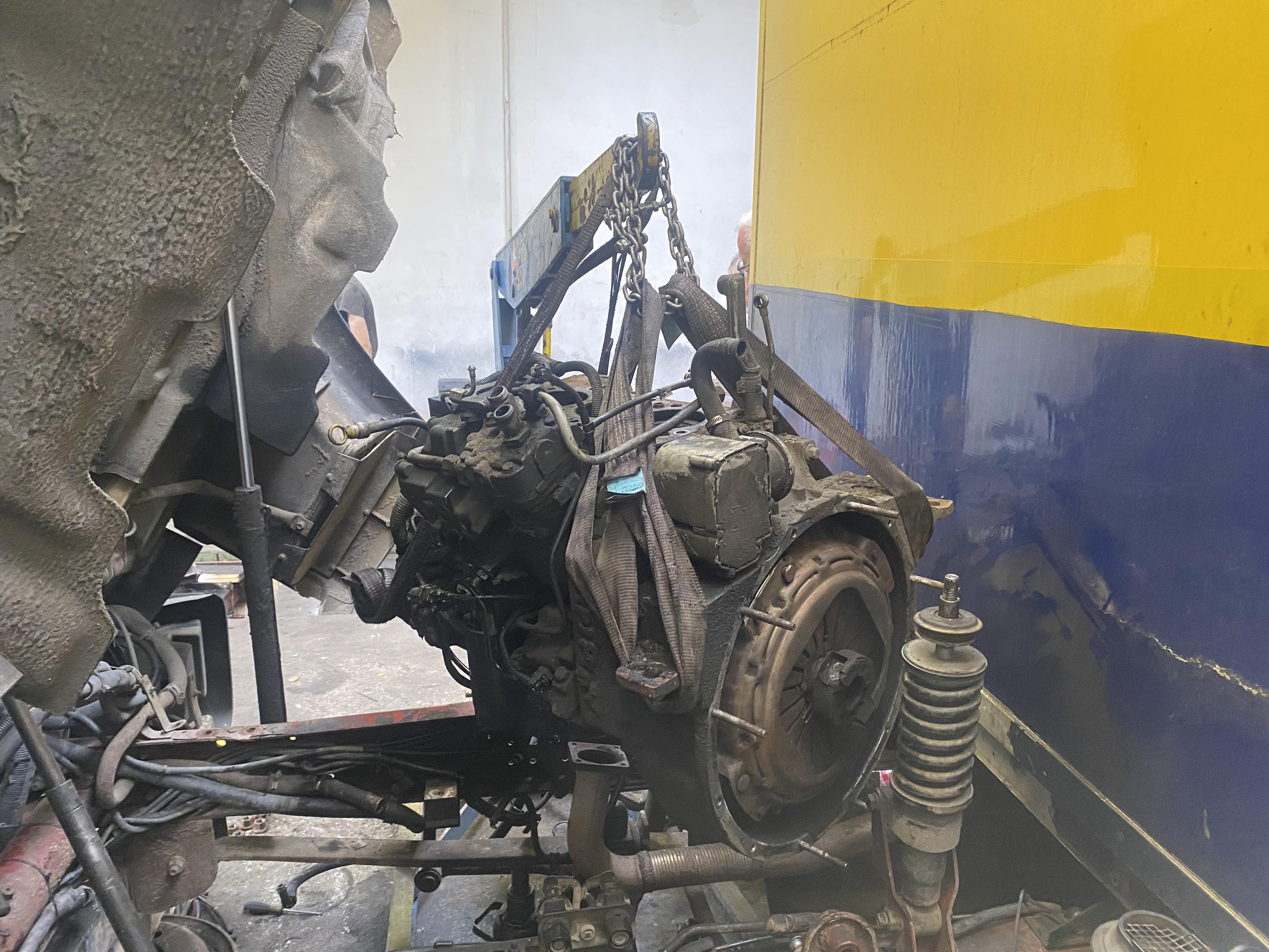 Autodílna Petr - opravy hydraulických čel foto 3