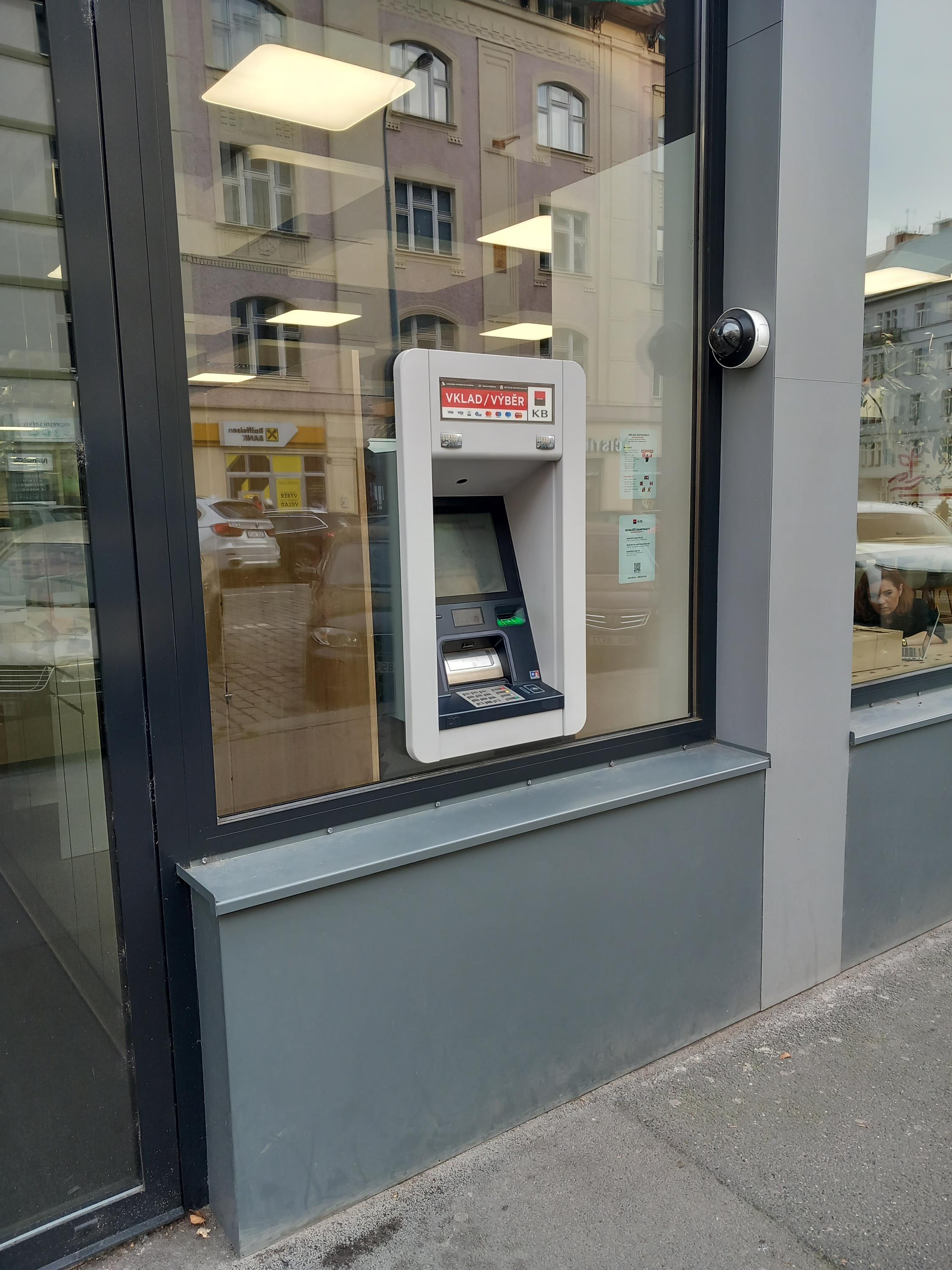 Bankomat Komerční banky foto 2