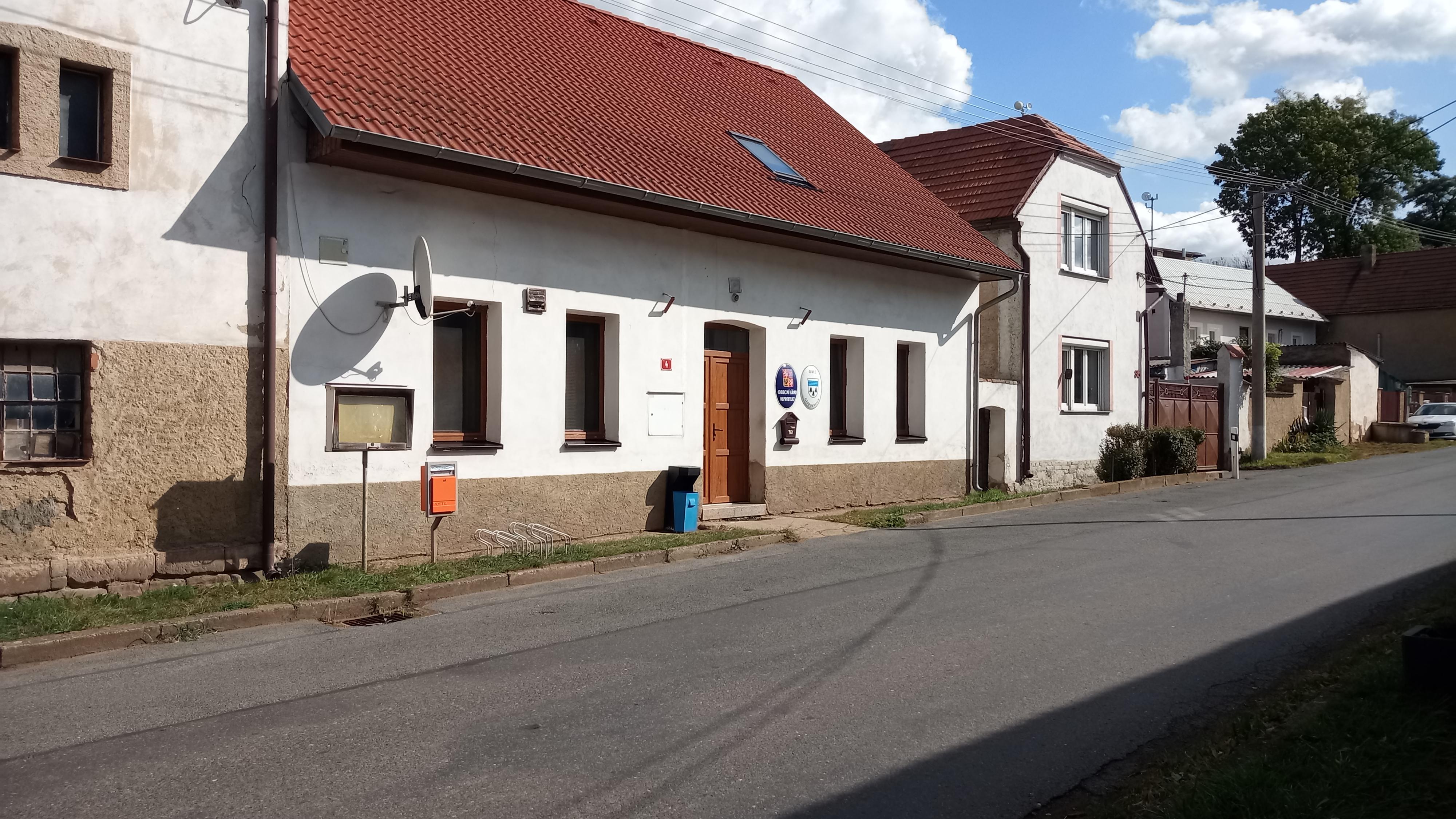 Neprobylice - obecní úřad foto 3