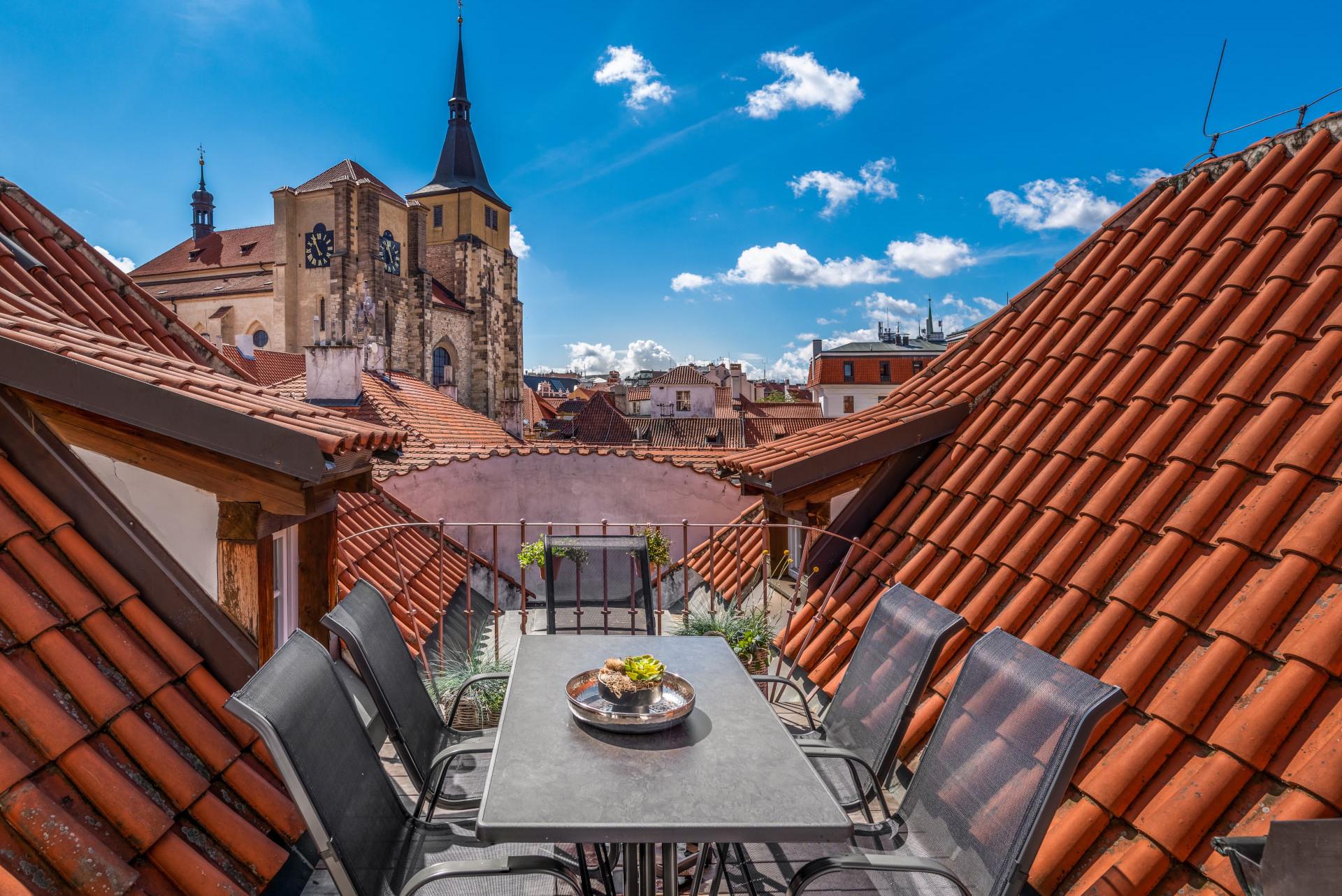 Chateau 9 Apartments by Adrez