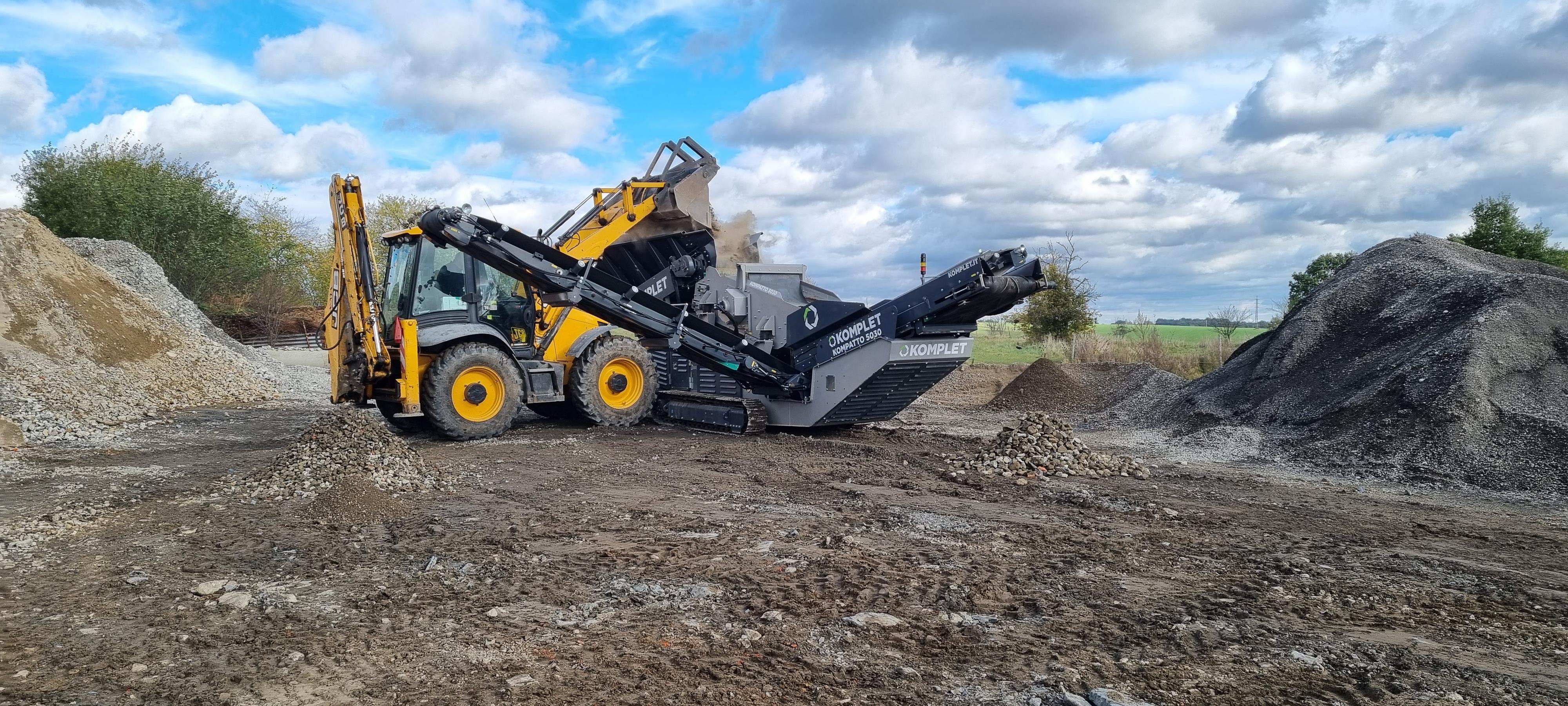 Recyklace staveb - drcení sutí, zemní a výkopové práce, demolice staveb foto 3