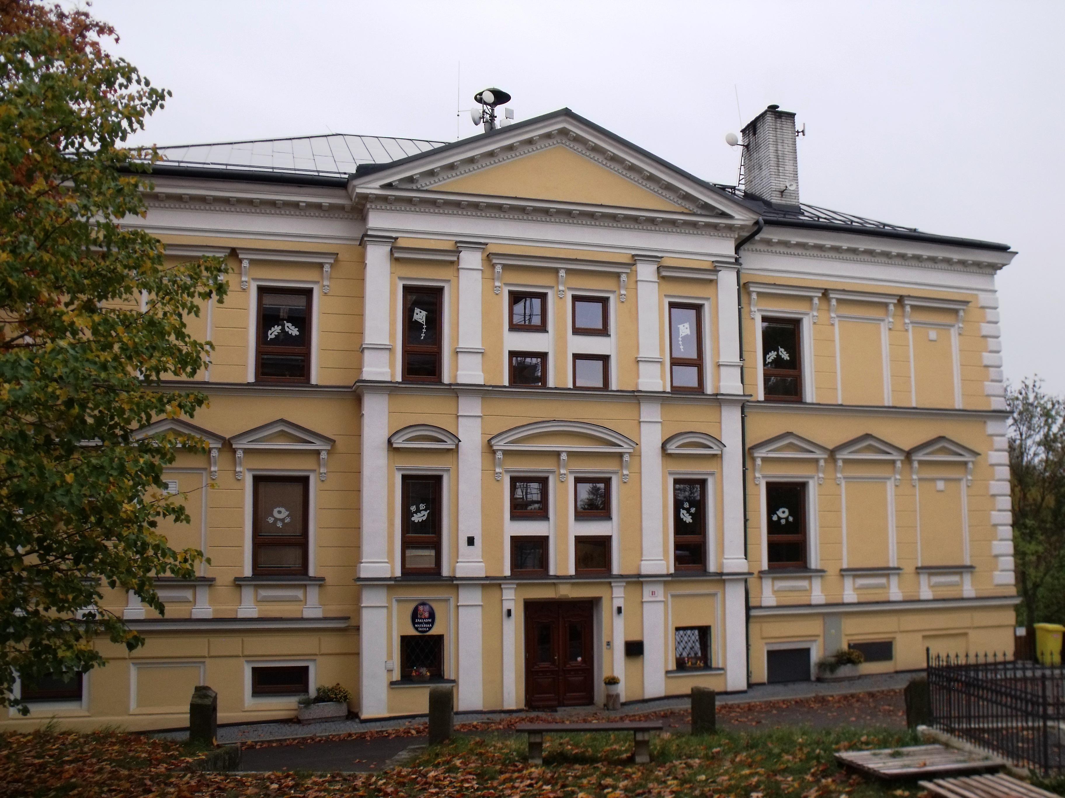 Základní škola a Mateřská škola Volfartice foto 2
