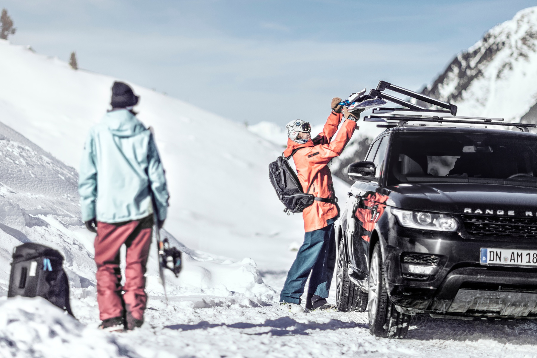 Přepravte lyže či snowboard na střeše vašeho auta